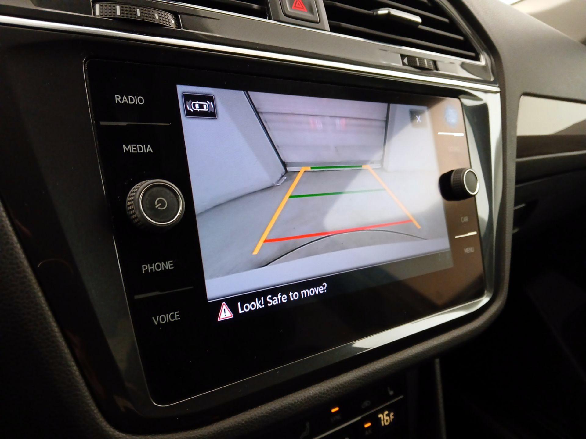 Thumbnail: 2022 Volkswagen Tiguan - 14