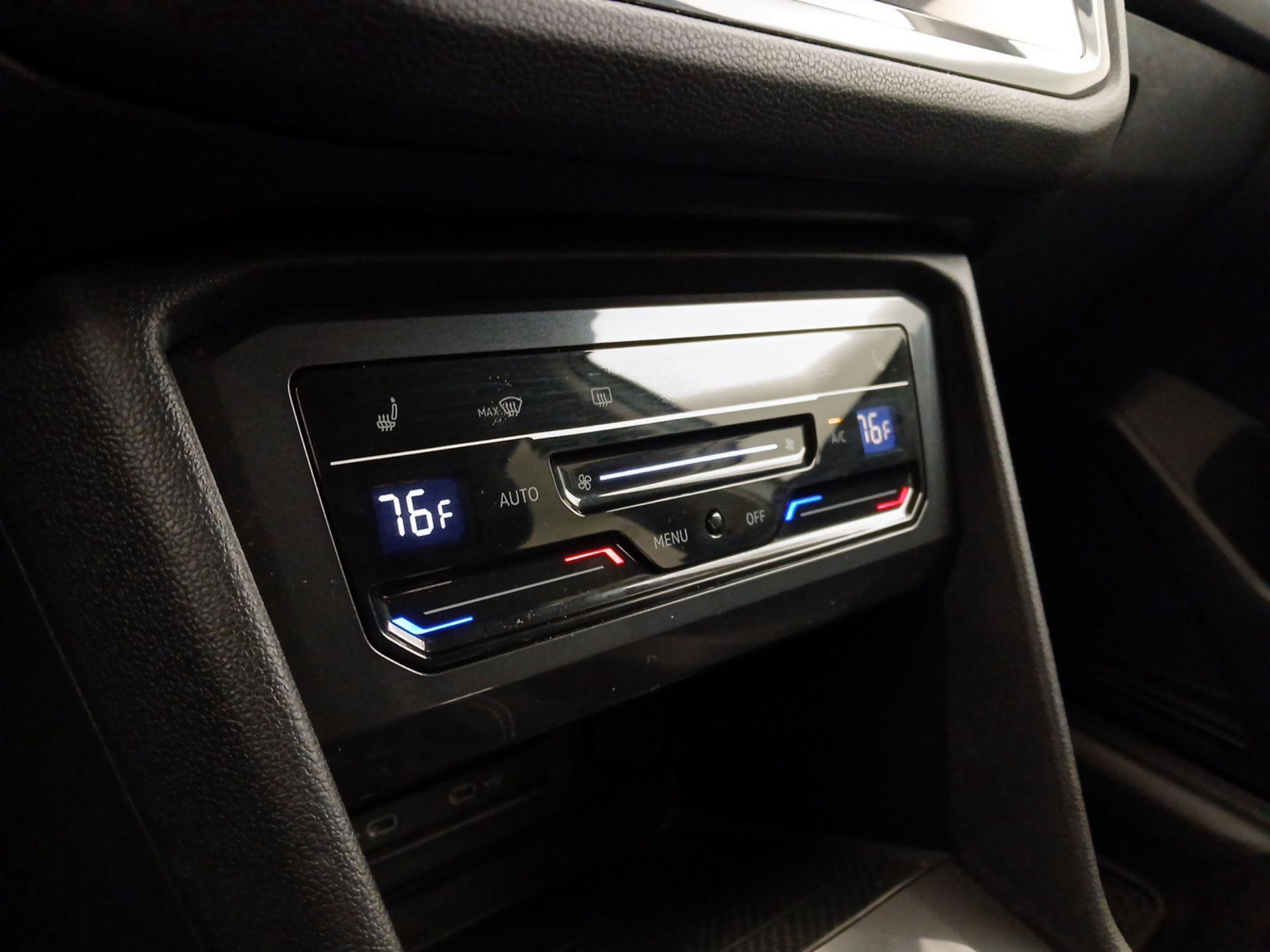 Thumbnail: 2022 Volkswagen Tiguan - 16