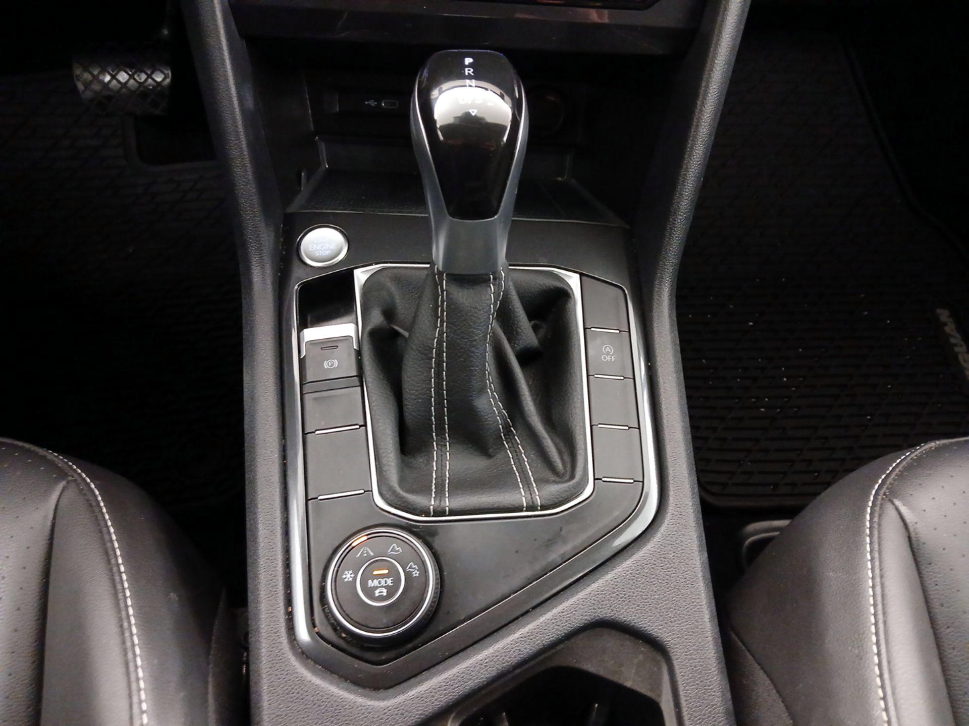 Thumbnail: 2022 Volkswagen Tiguan - 17