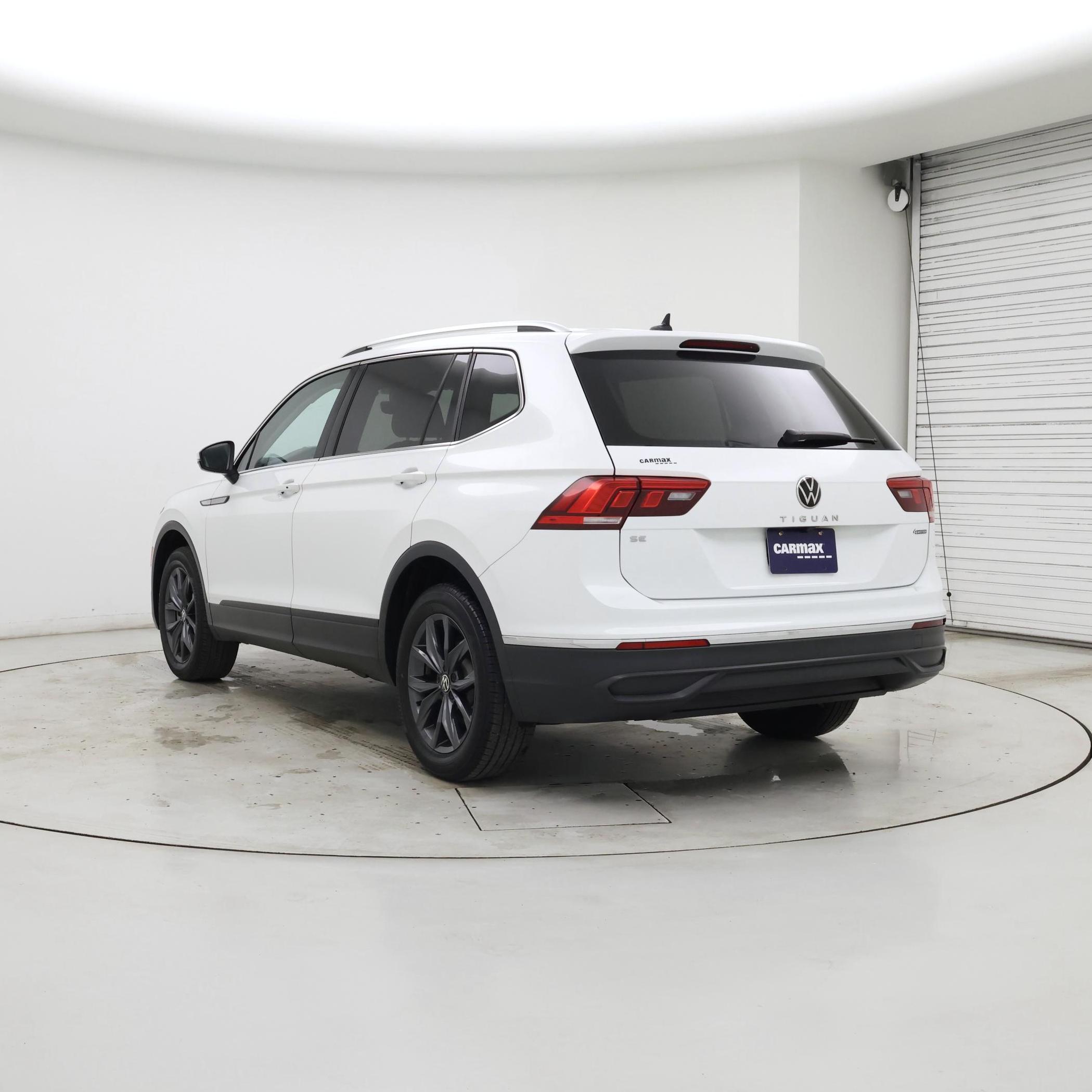 Thumbnail: 2022 Volkswagen Tiguan - 2