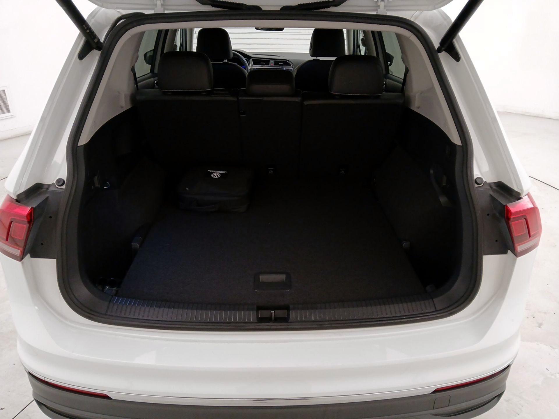 Thumbnail: 2022 Volkswagen Tiguan - 20