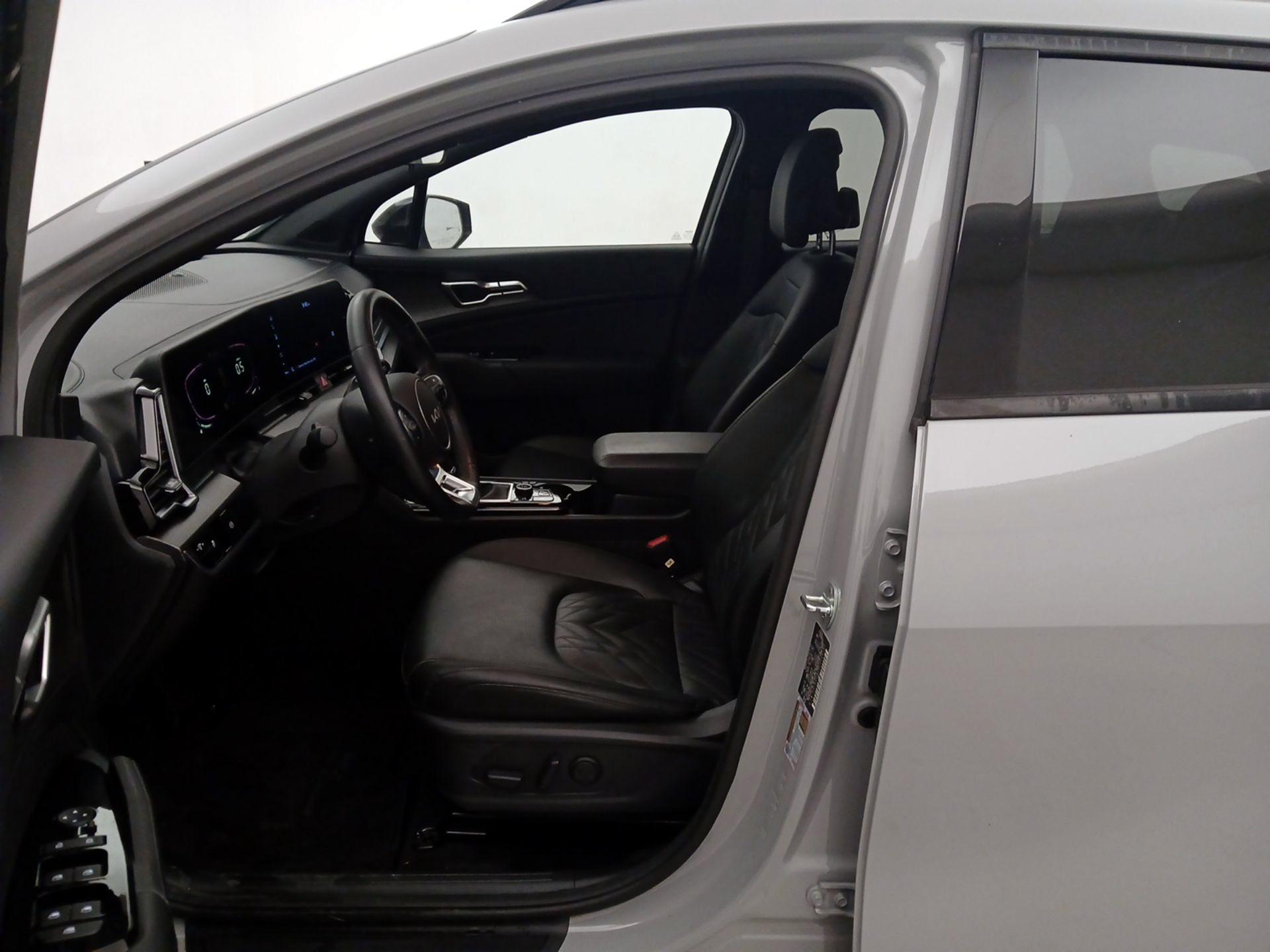 Thumbnail: 2023 Kia Sportage - 11