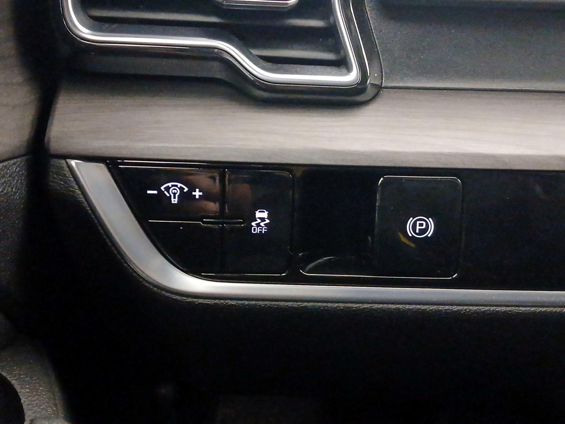 Thumbnail: 2023 Kia Sportage - 13