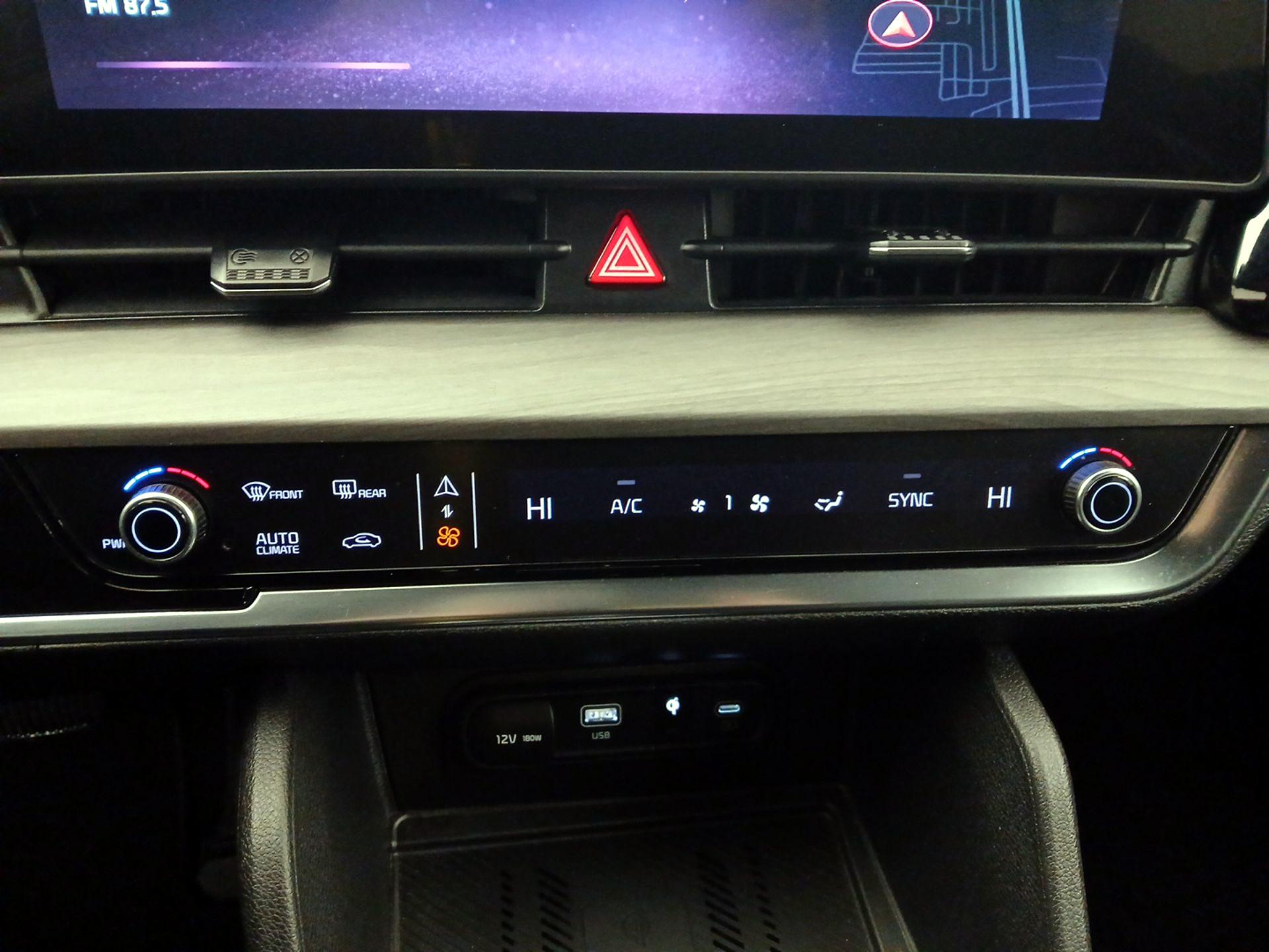 Thumbnail: 2023 Kia Sportage - 17