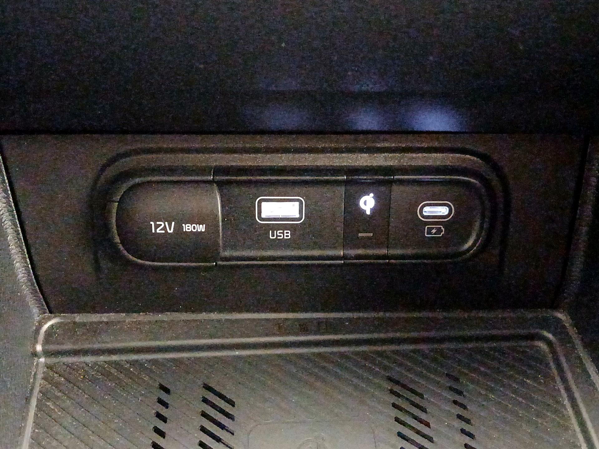 Thumbnail: 2023 Kia Sportage - 19