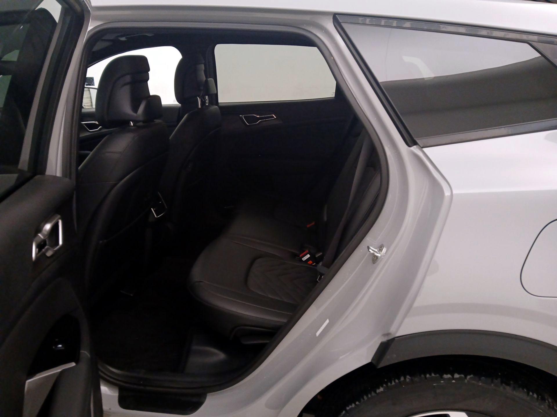 Thumbnail: 2023 Kia Sportage - 20