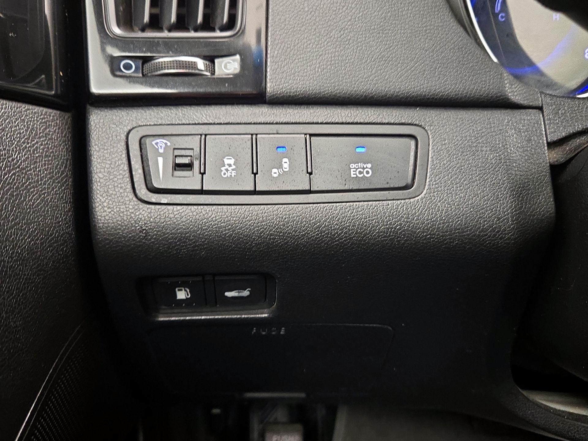 Thumbnail: 2014 Hyundai Sonata - 13