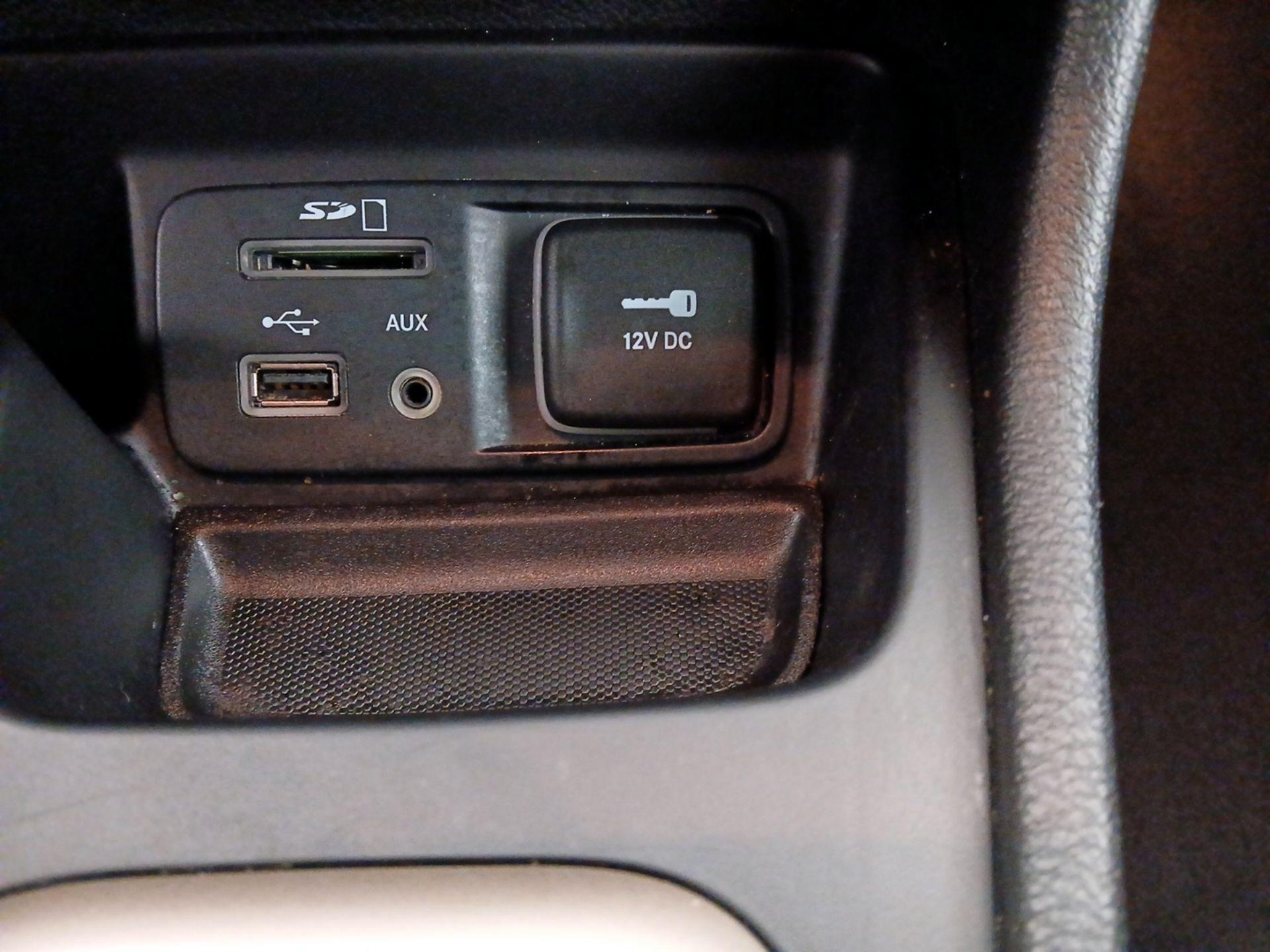 Thumbnail: 2015 Jeep Cherokee - 19