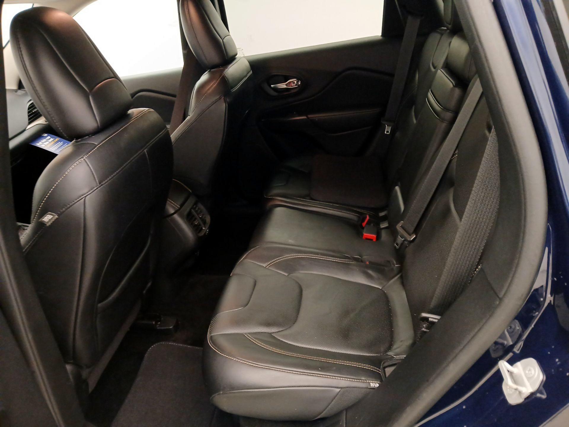 Thumbnail: 2015 Jeep Cherokee - 20