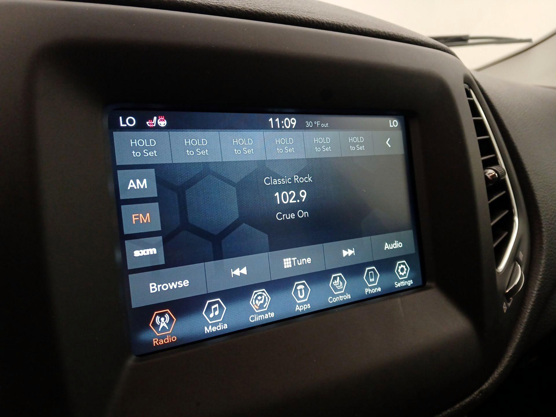 Thumbnail: 2020 Jeep Compass - 15