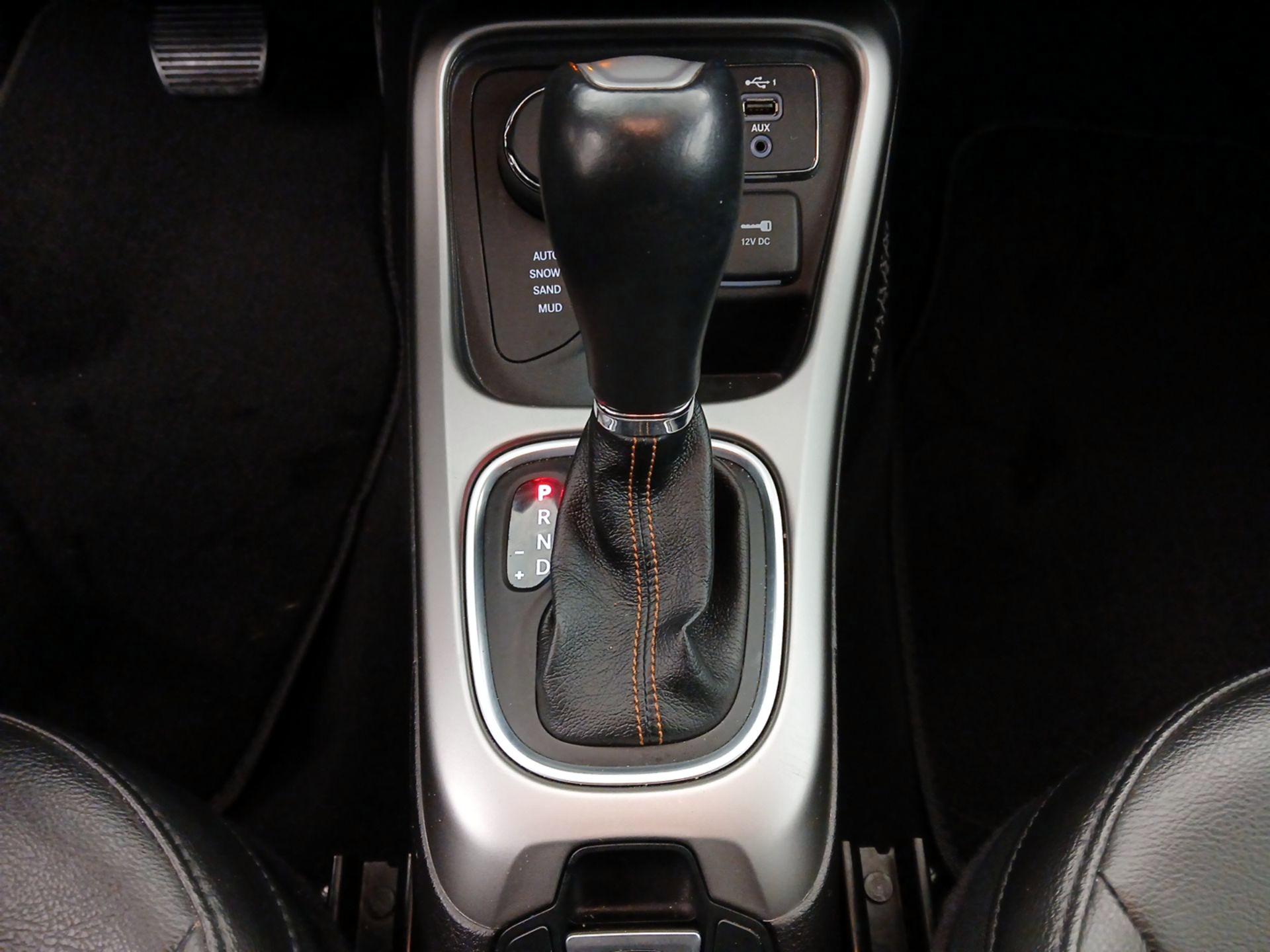 Thumbnail: 2020 Jeep Compass - 17