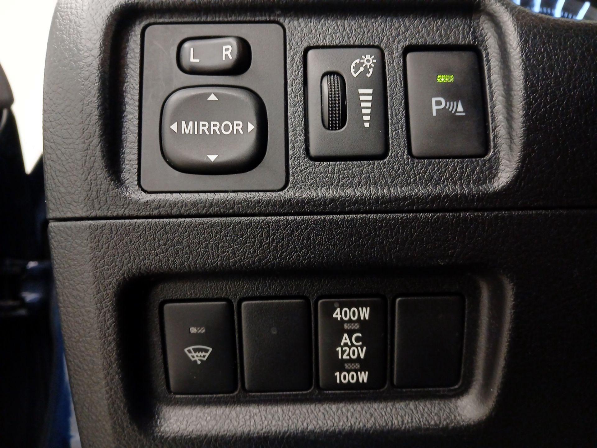 Thumbnail: 2016 Toyota 4Runner - 13