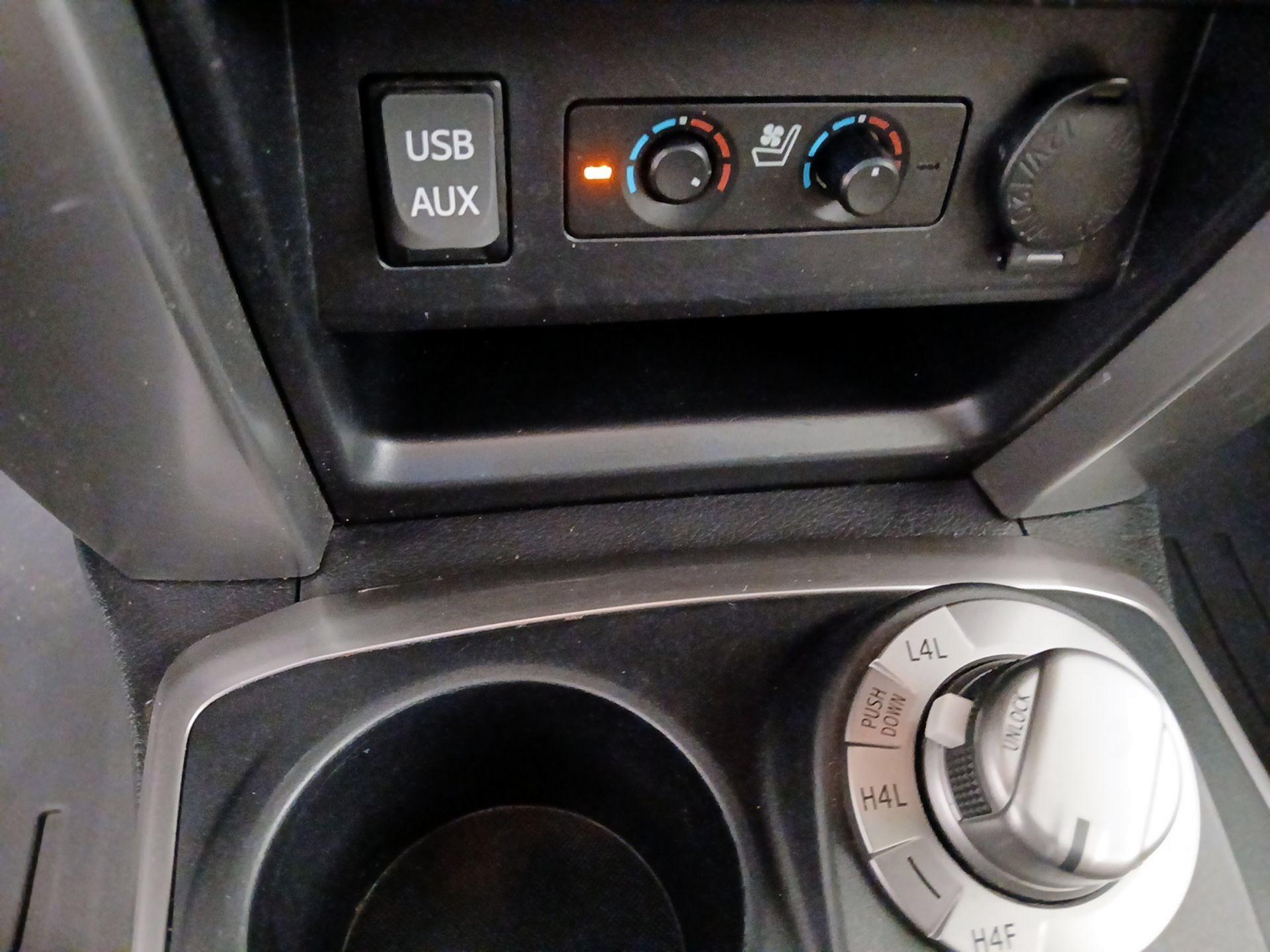 Thumbnail: 2016 Toyota 4Runner - 18