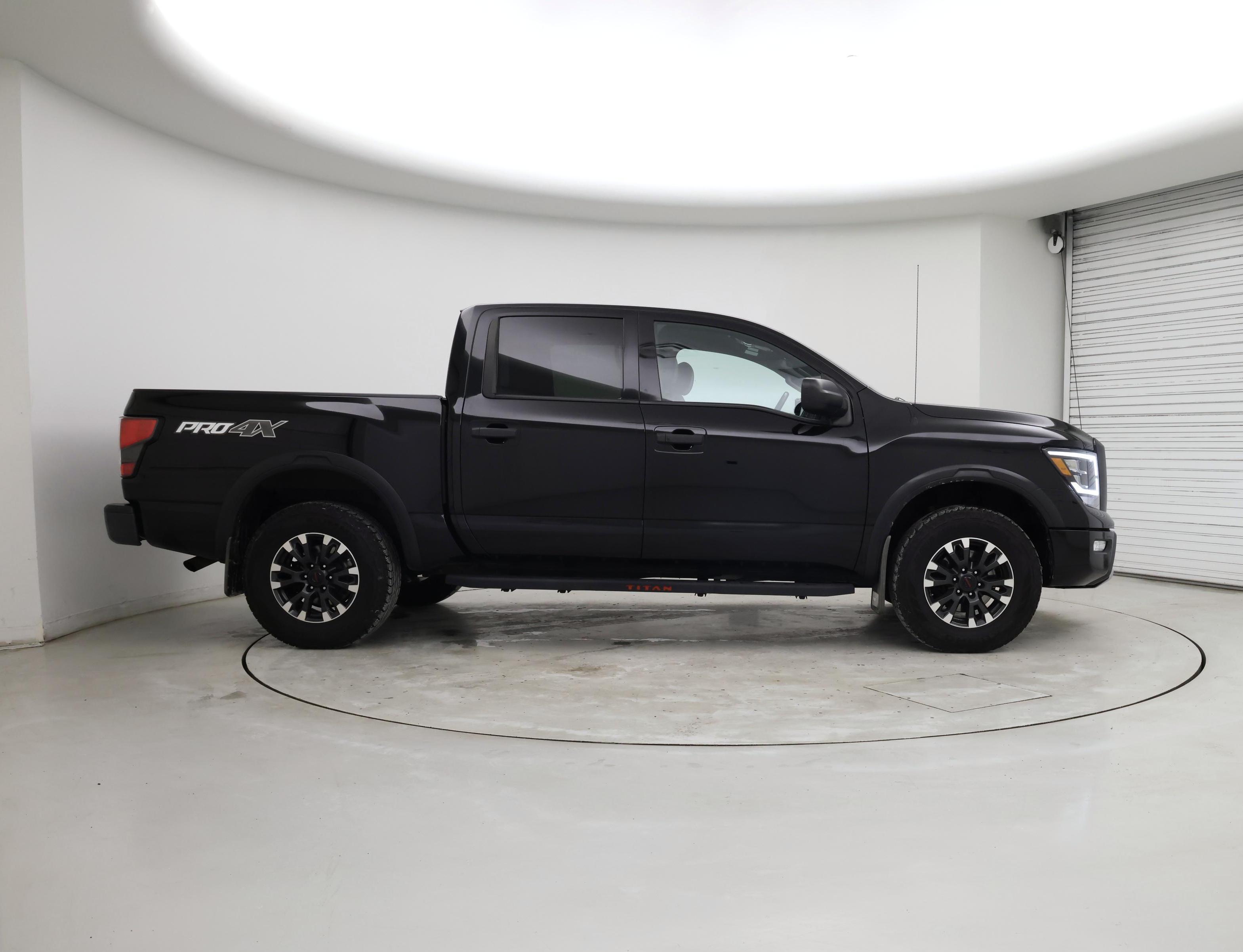Thumbnail: 2021 Nissan Titan - 7