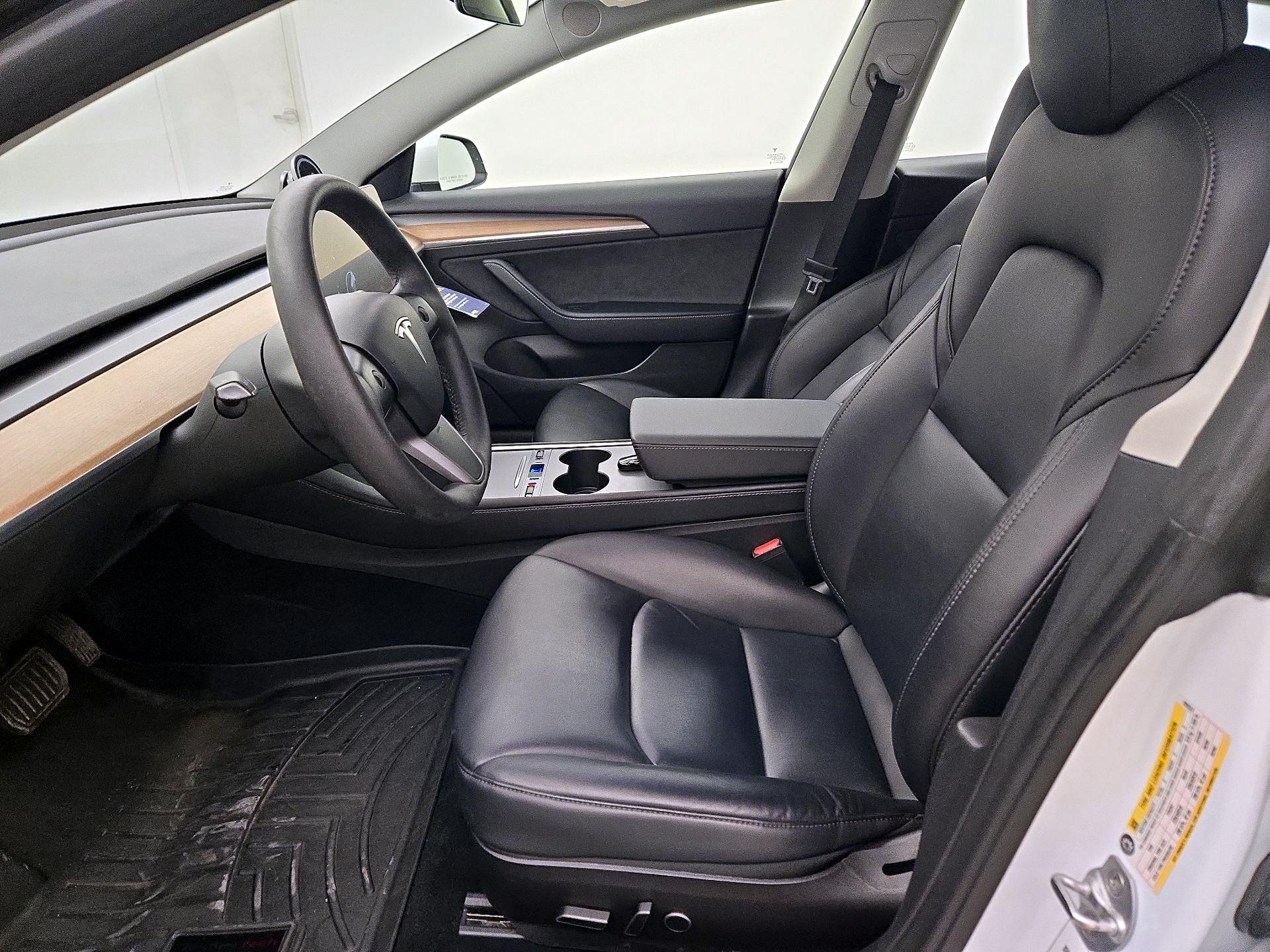 Thumbnail: 2022 Tesla Model 3 - 11