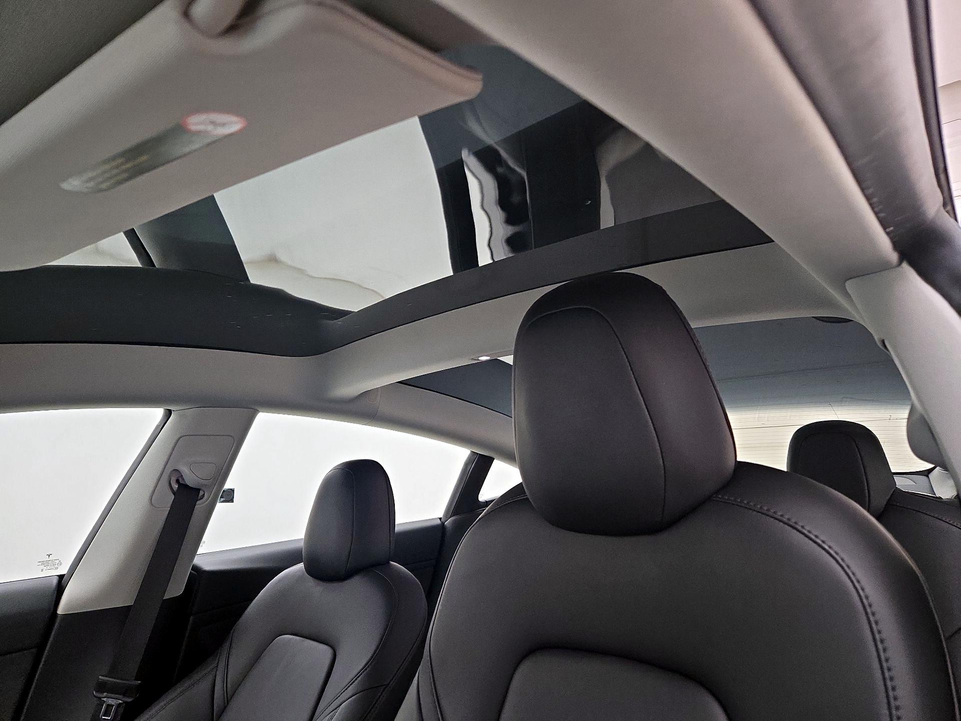 Thumbnail: 2022 Tesla Model 3 - 19