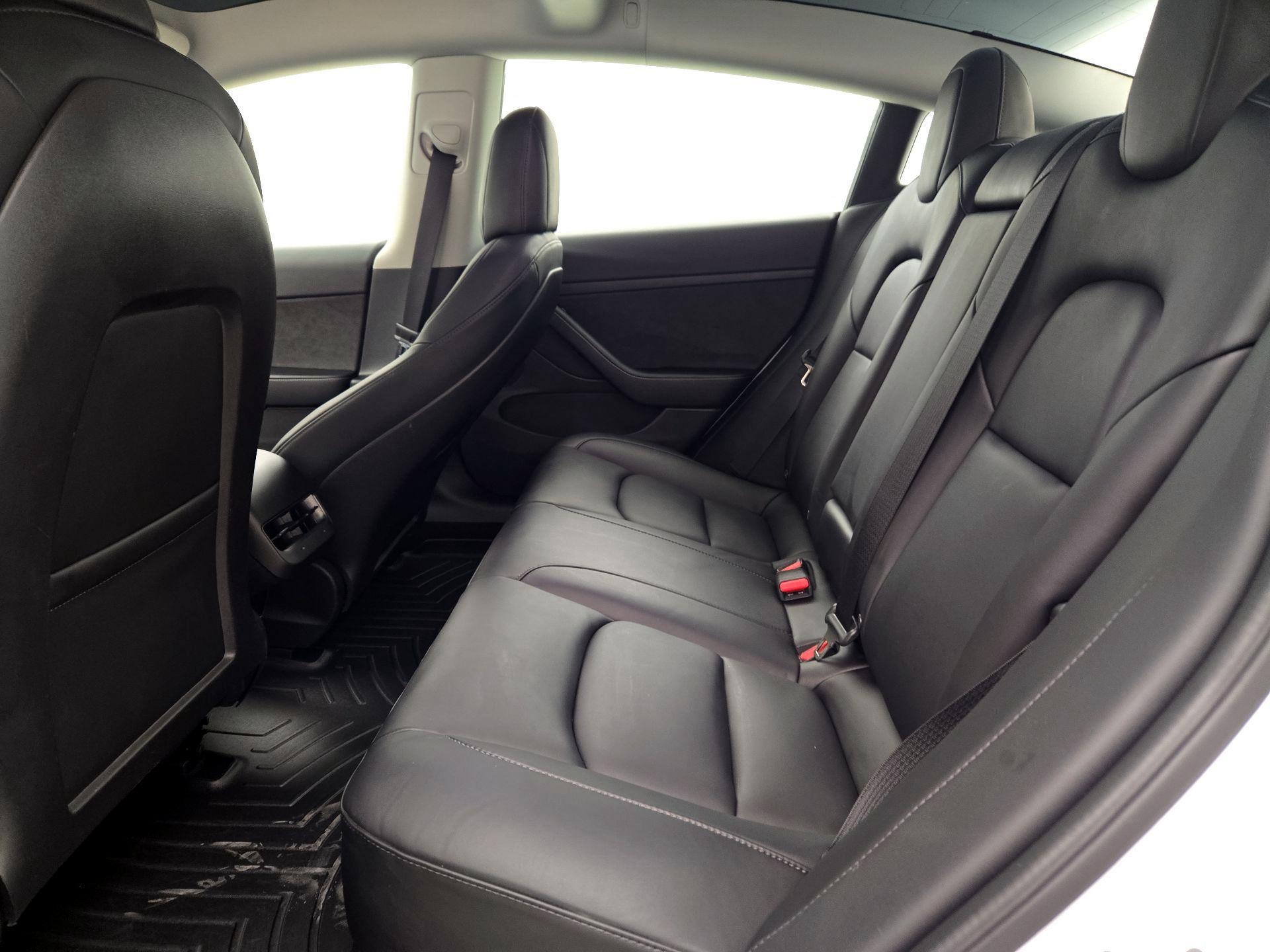 Thumbnail: 2022 Tesla Model 3 - 20