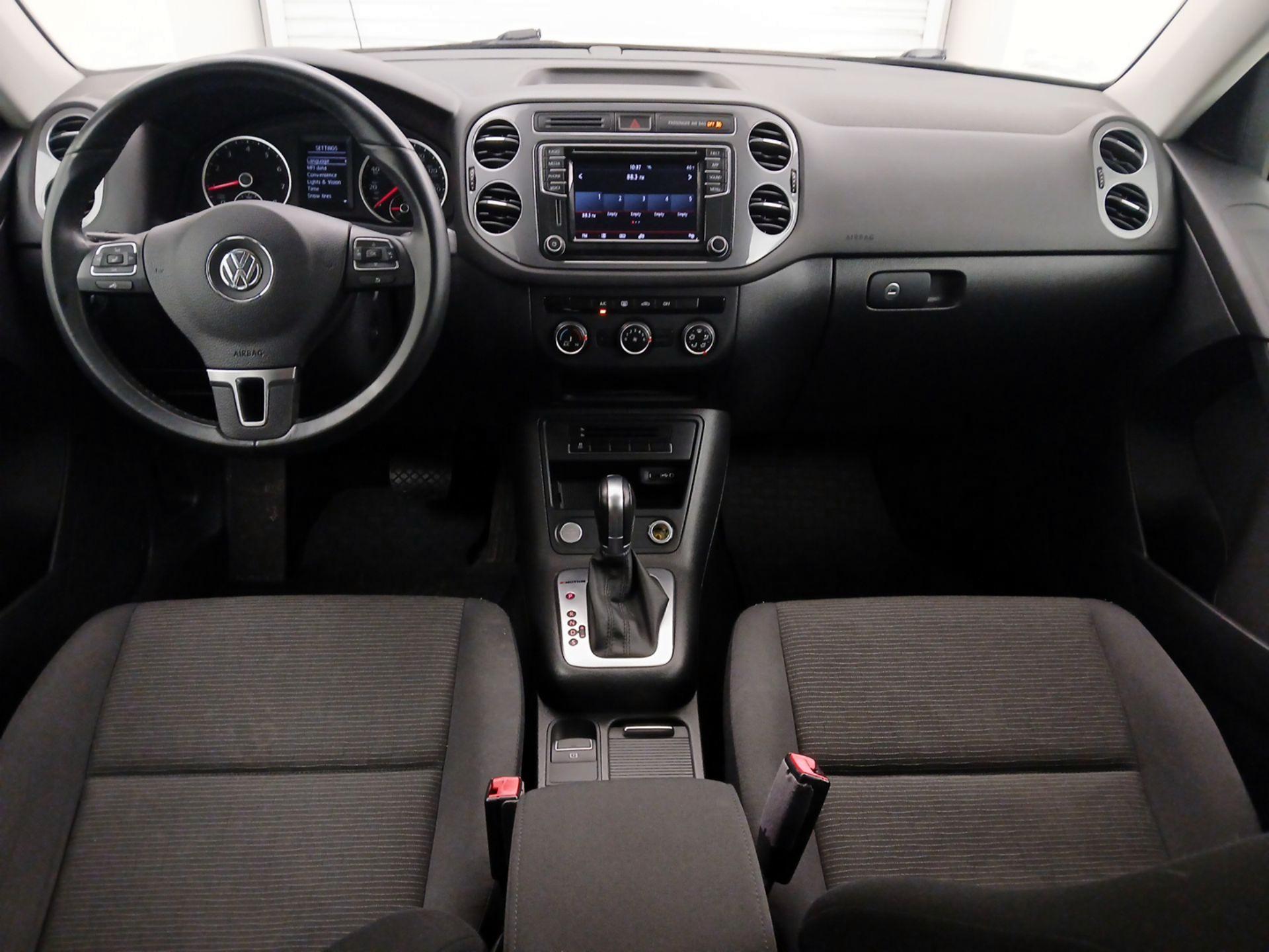 Thumbnail: 2017 Volkswagen Tiguan - 9