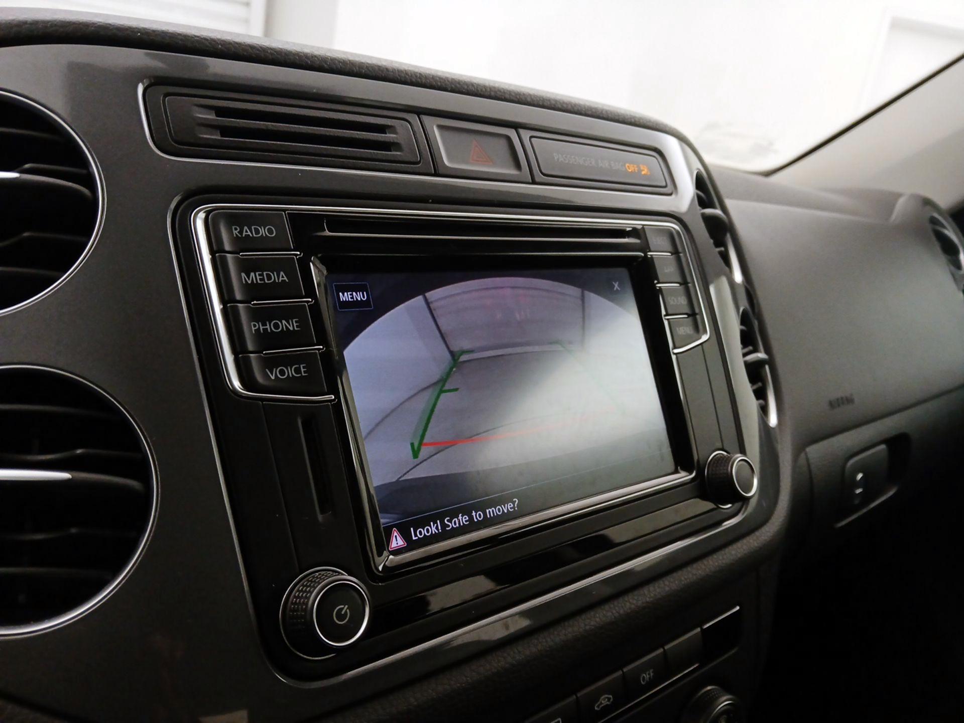 Thumbnail: 2017 Volkswagen Tiguan - 14