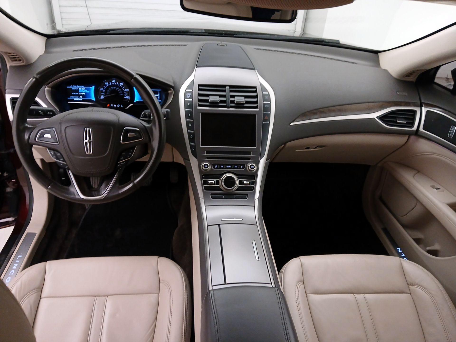 Thumbnail: 2017 Lincoln MKZ - 9