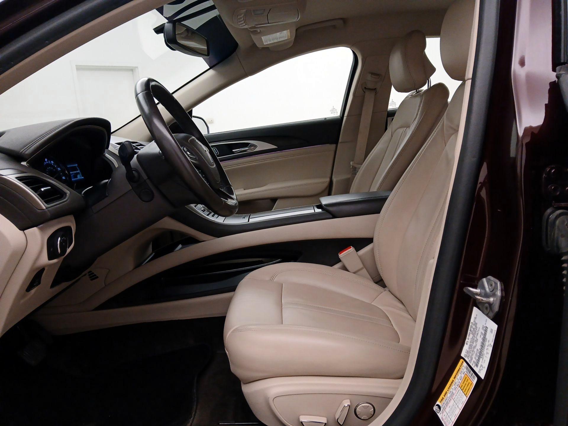 Thumbnail: 2017 Lincoln MKZ - 11