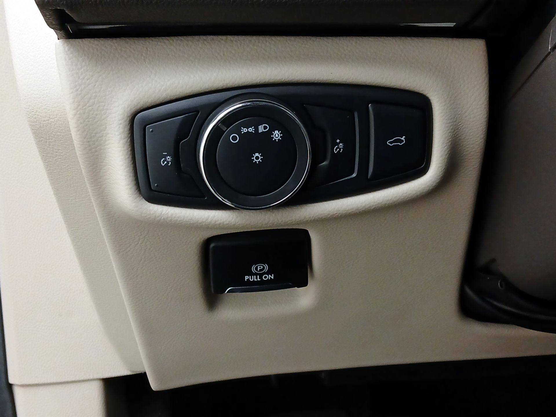 Thumbnail: 2017 Lincoln MKZ - 13