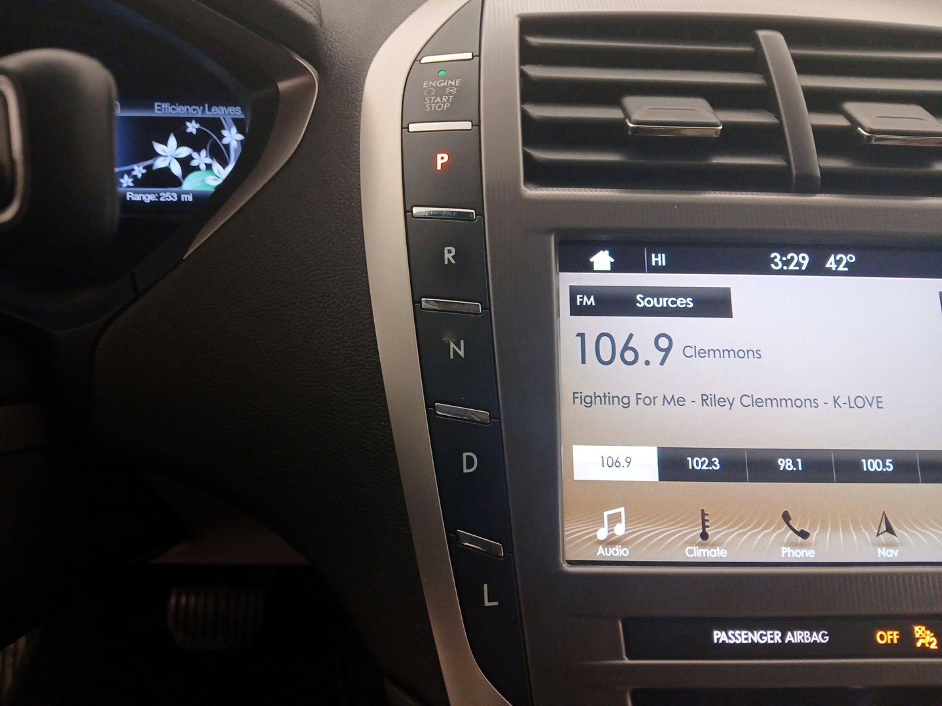 Thumbnail: 2017 Lincoln MKZ - 18