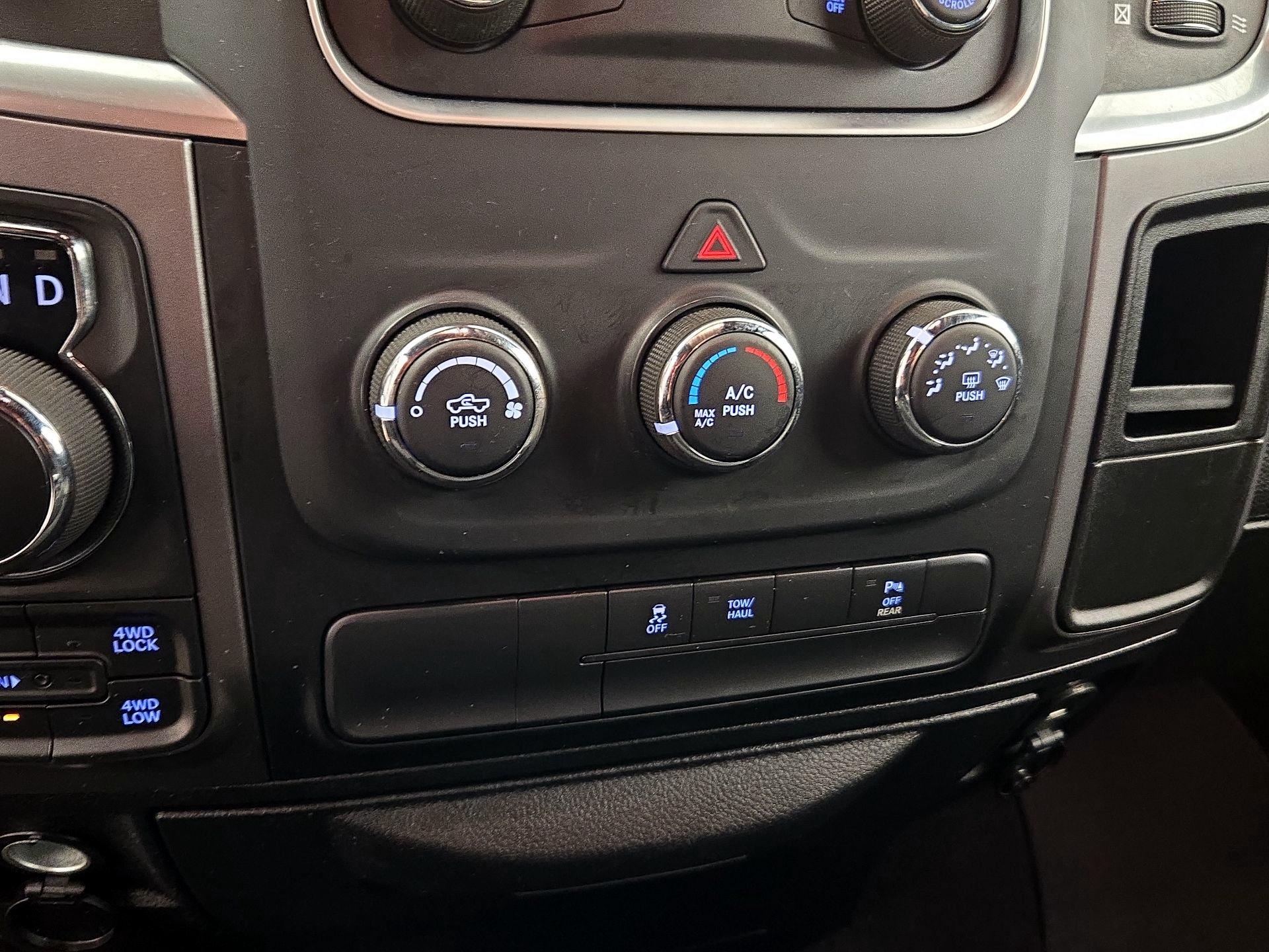 Thumbnail: 2022 RAM 1500 Classic - 16