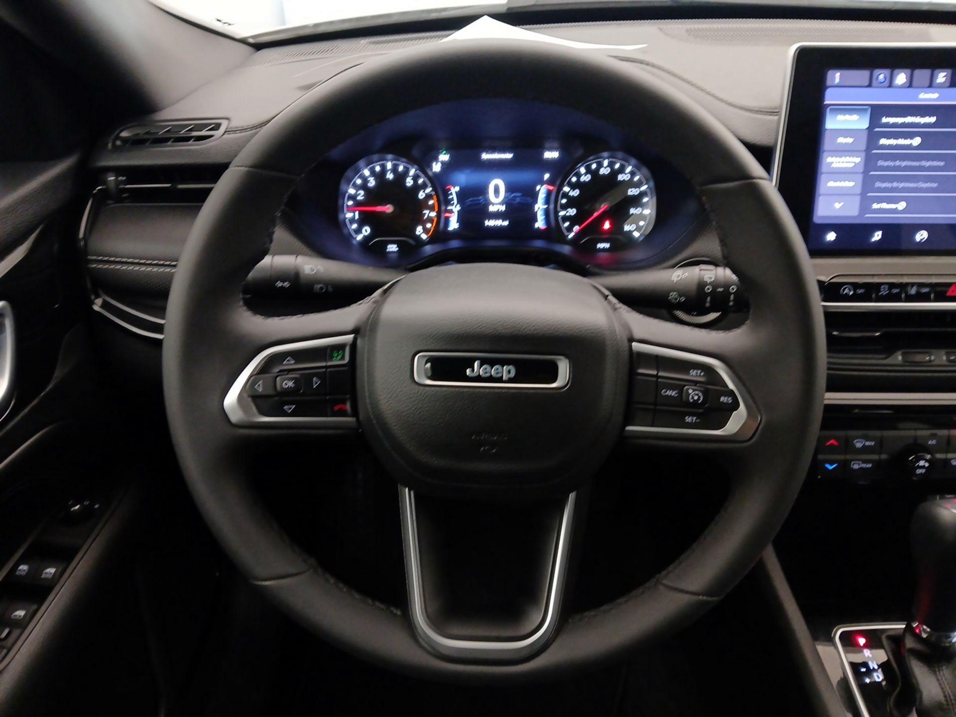 Thumbnail: 2022 Jeep Compass - 10