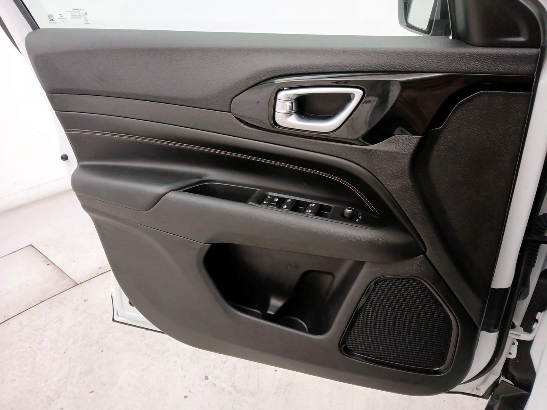 Thumbnail: 2022 Jeep Compass - 12