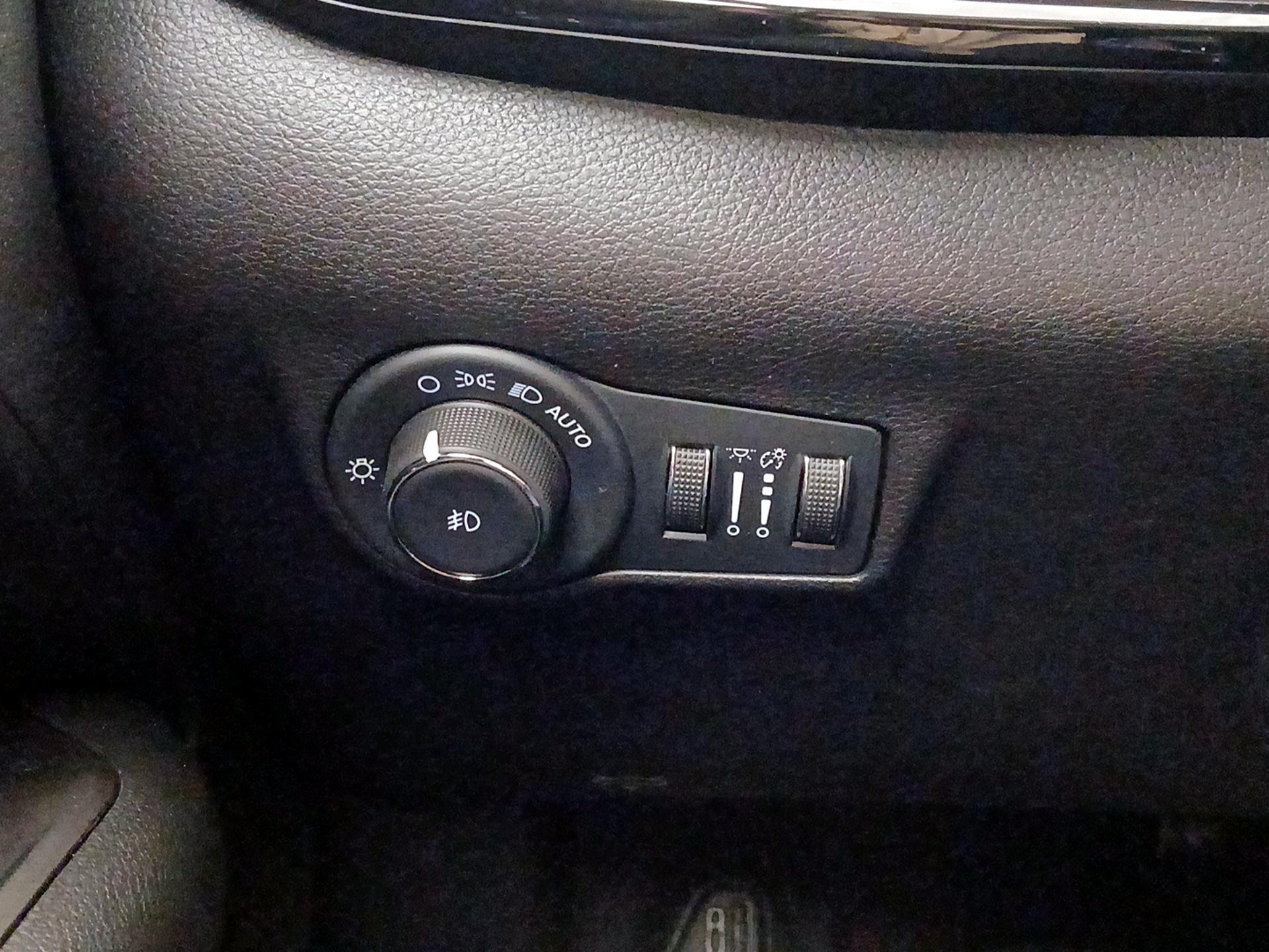 Thumbnail: 2022 Jeep Compass - 13