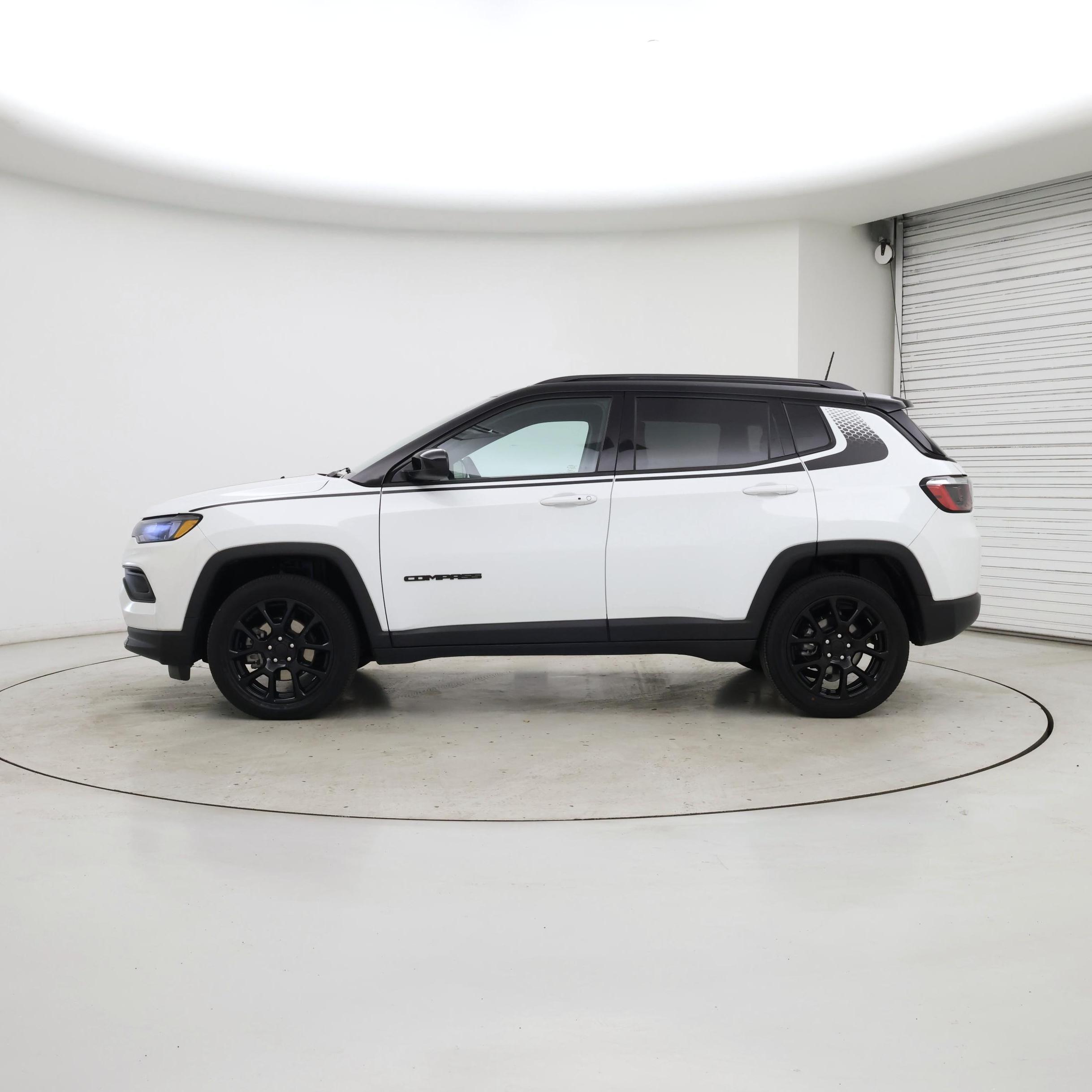 Thumbnail: 2022 Jeep Compass - 3