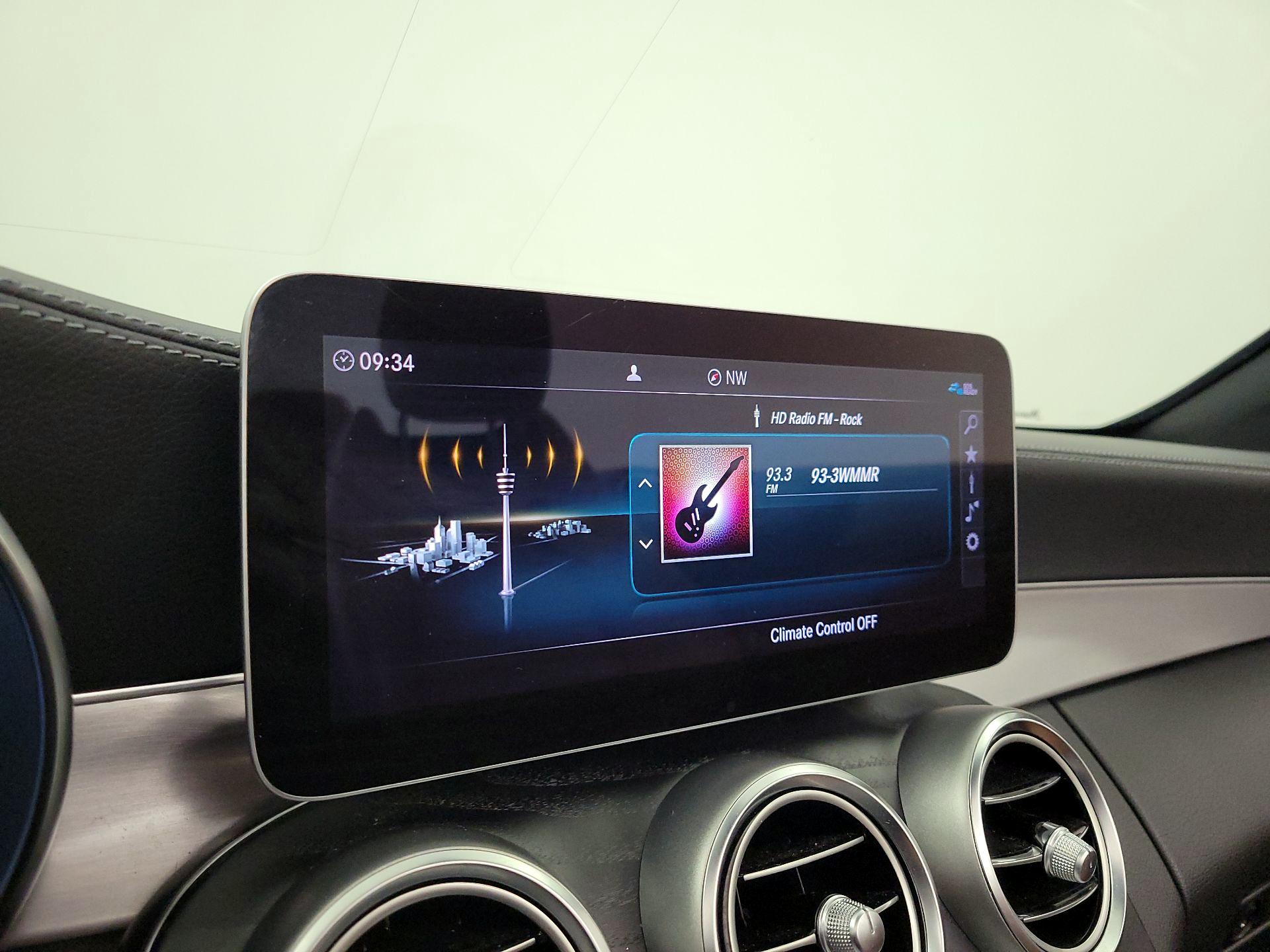 Thumbnail: 2020 Mercedes-Benz C-Class - 16