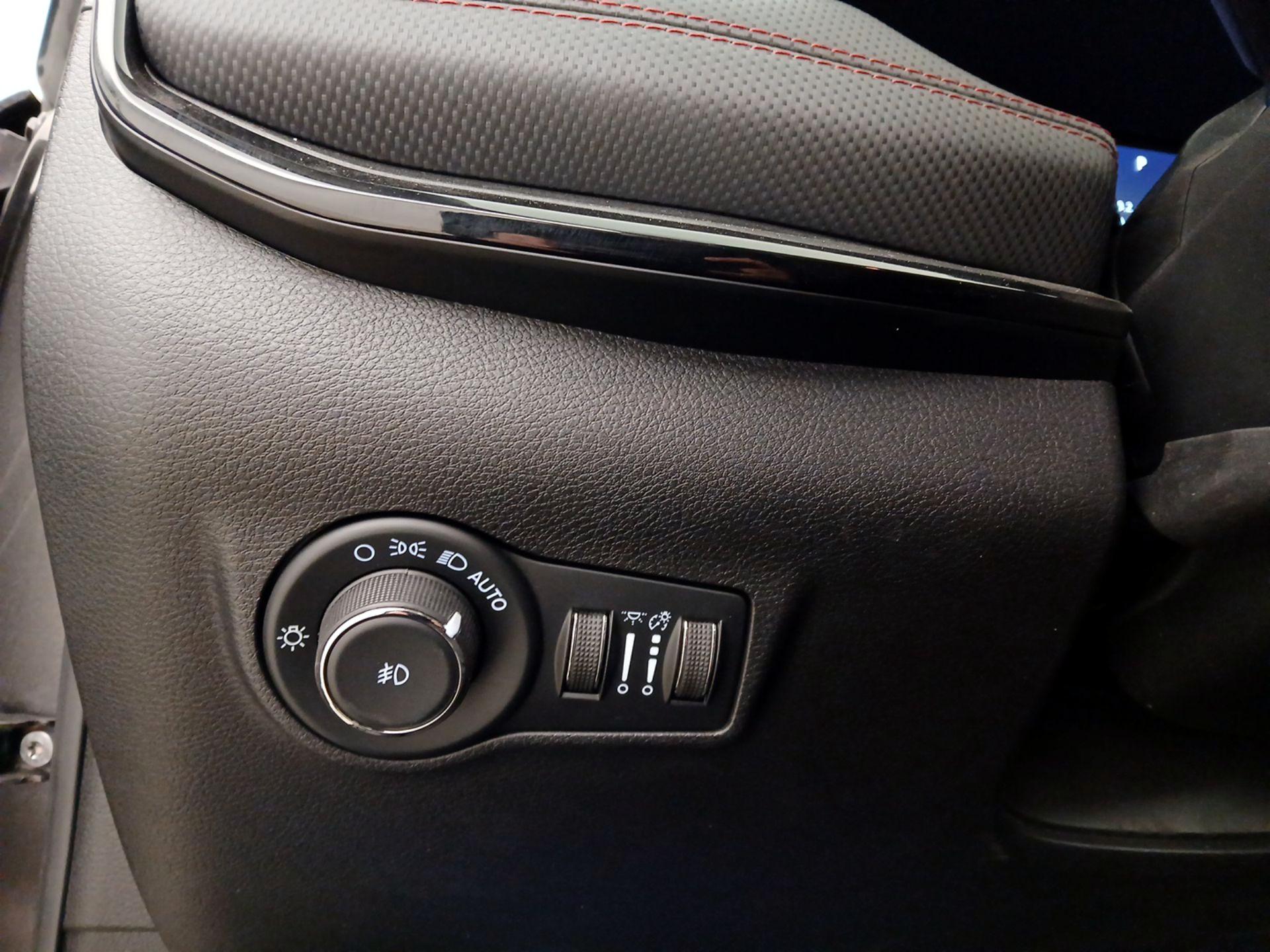 Thumbnail: 2022 Jeep Compass - 13