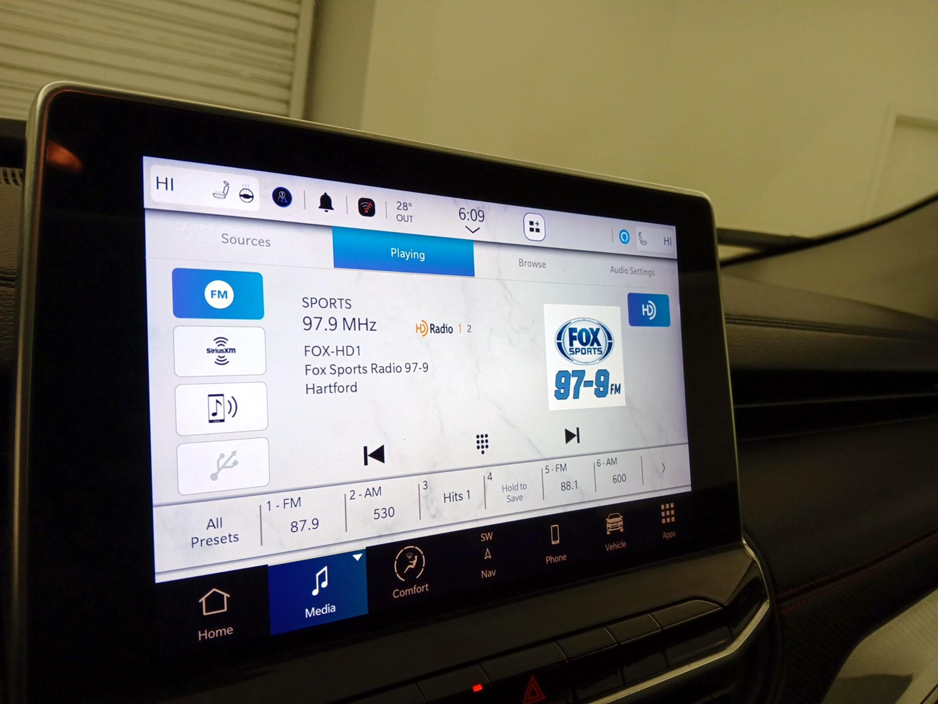 Thumbnail: 2022 Jeep Compass - 16