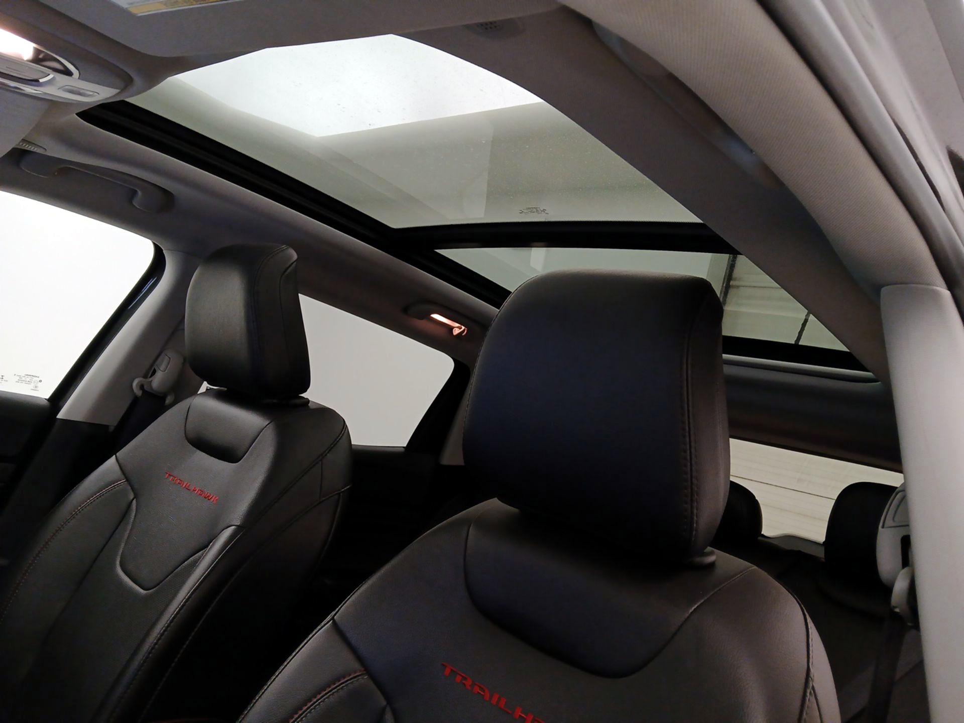 Thumbnail: 2022 Jeep Compass - 20