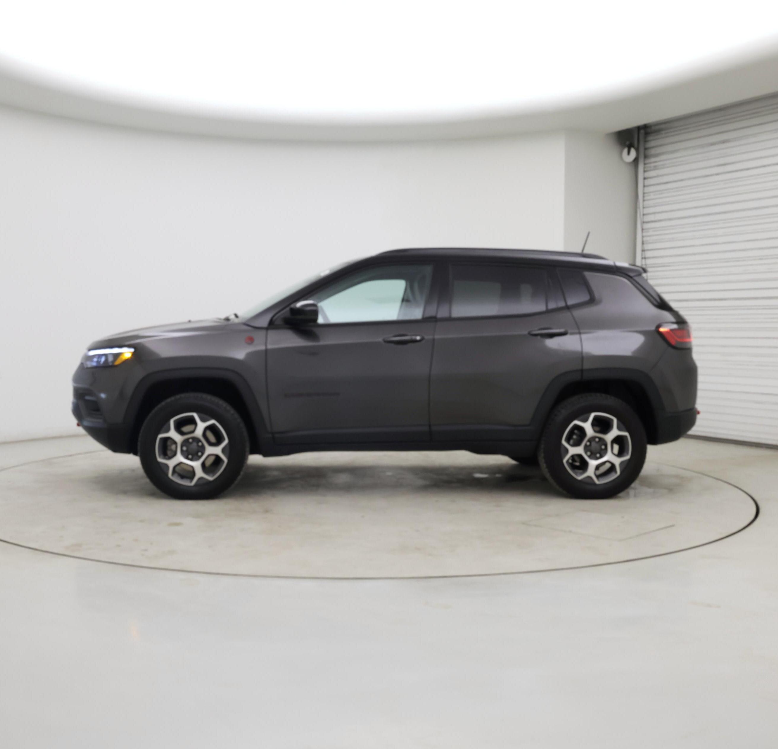 Thumbnail: 2022 Jeep Compass - 3