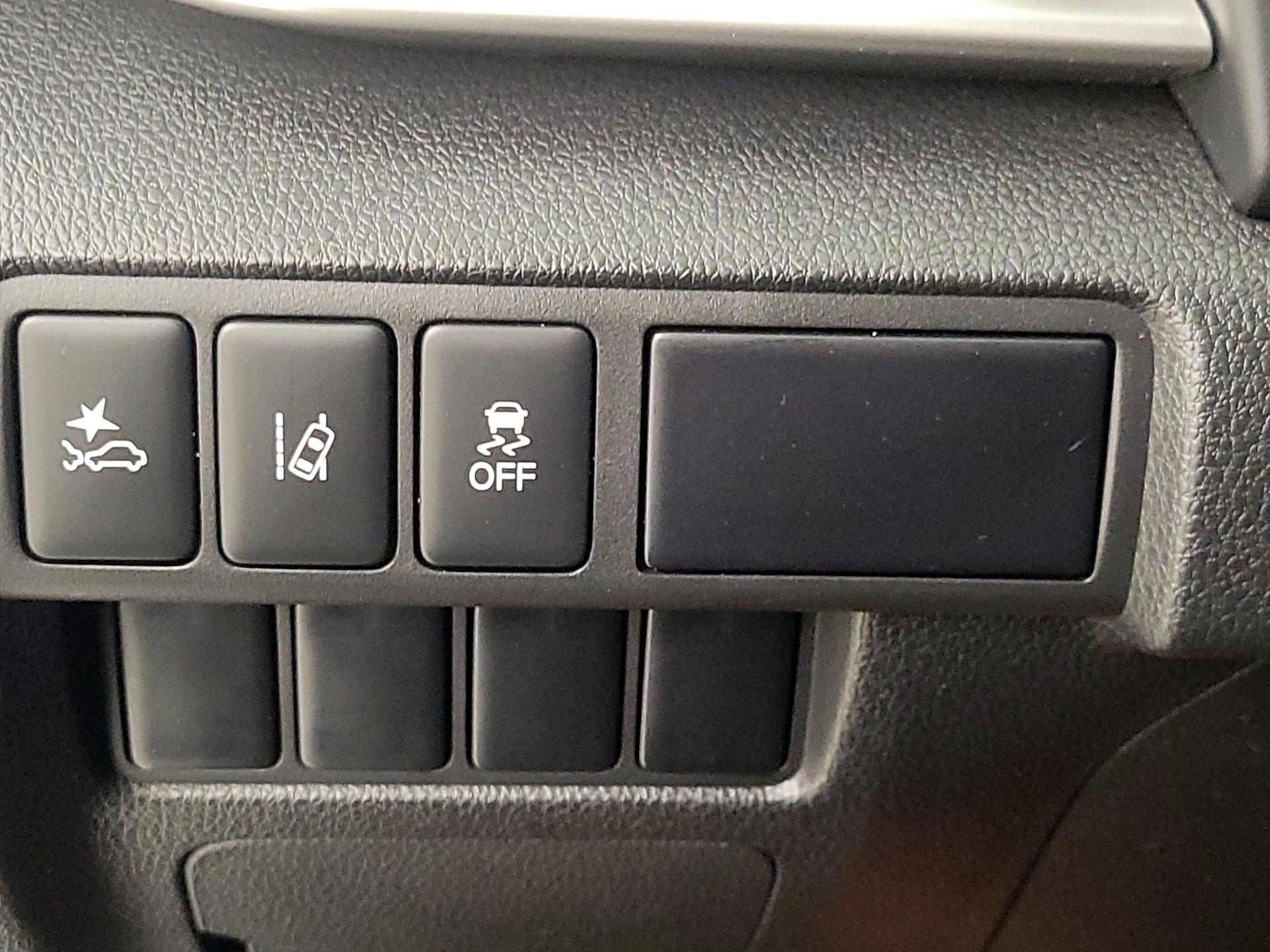 Thumbnail: 2022 Mitsubishi Eclipse Cross - 13