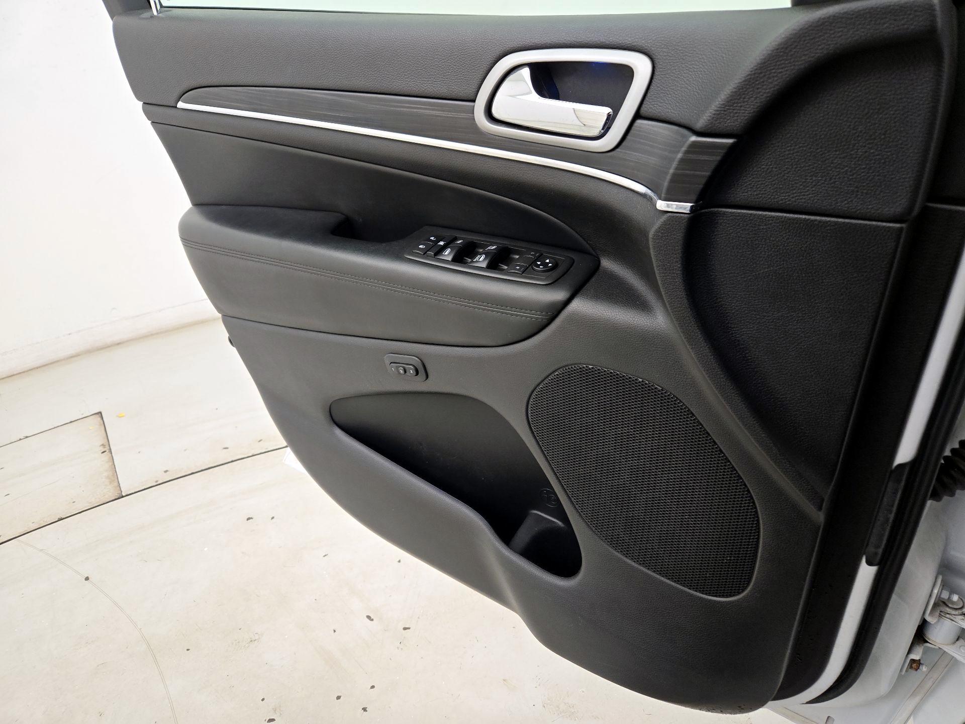 Thumbnail: 2021 Jeep Grand Cherokee - 12