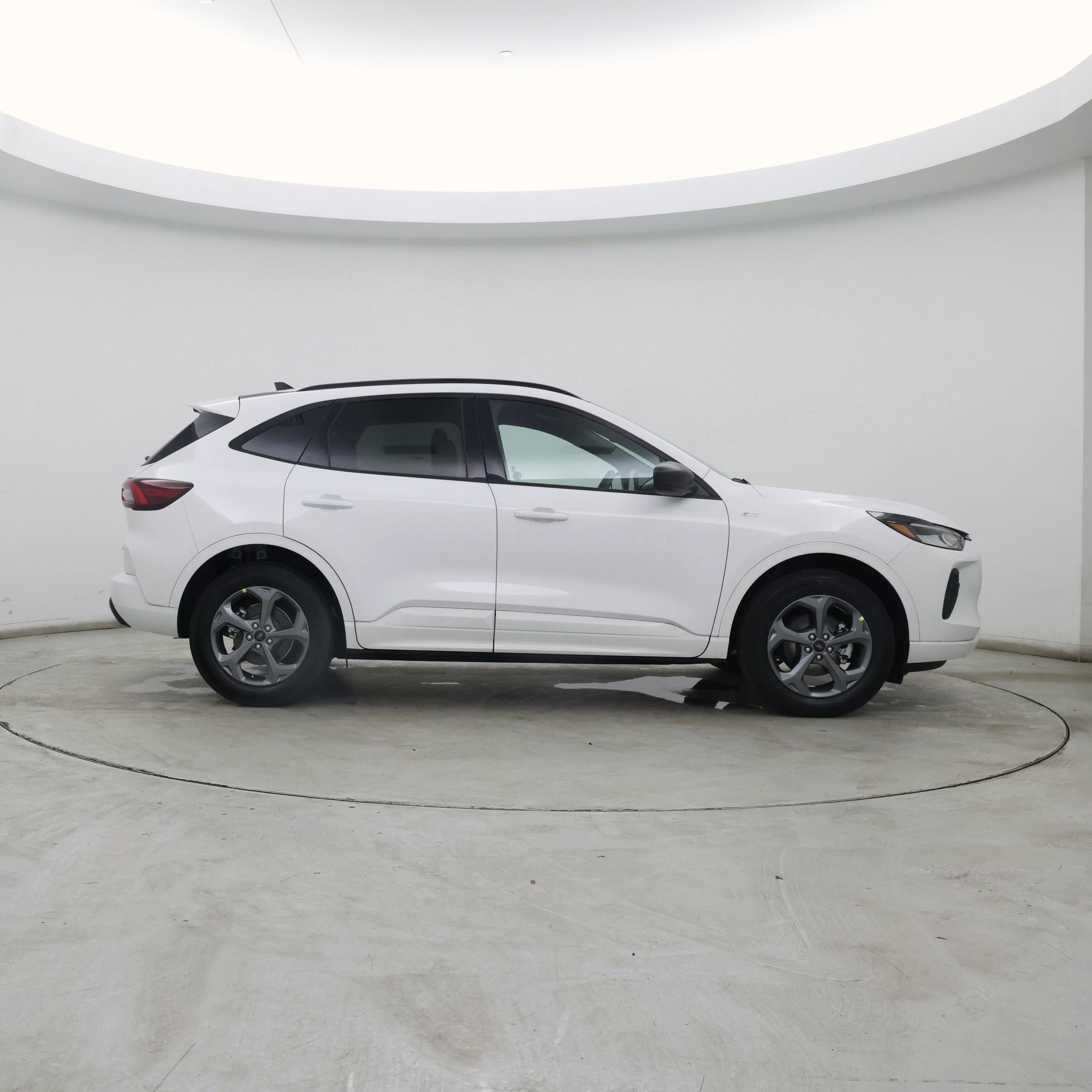 Thumbnail: 2023 Ford Escape - 7