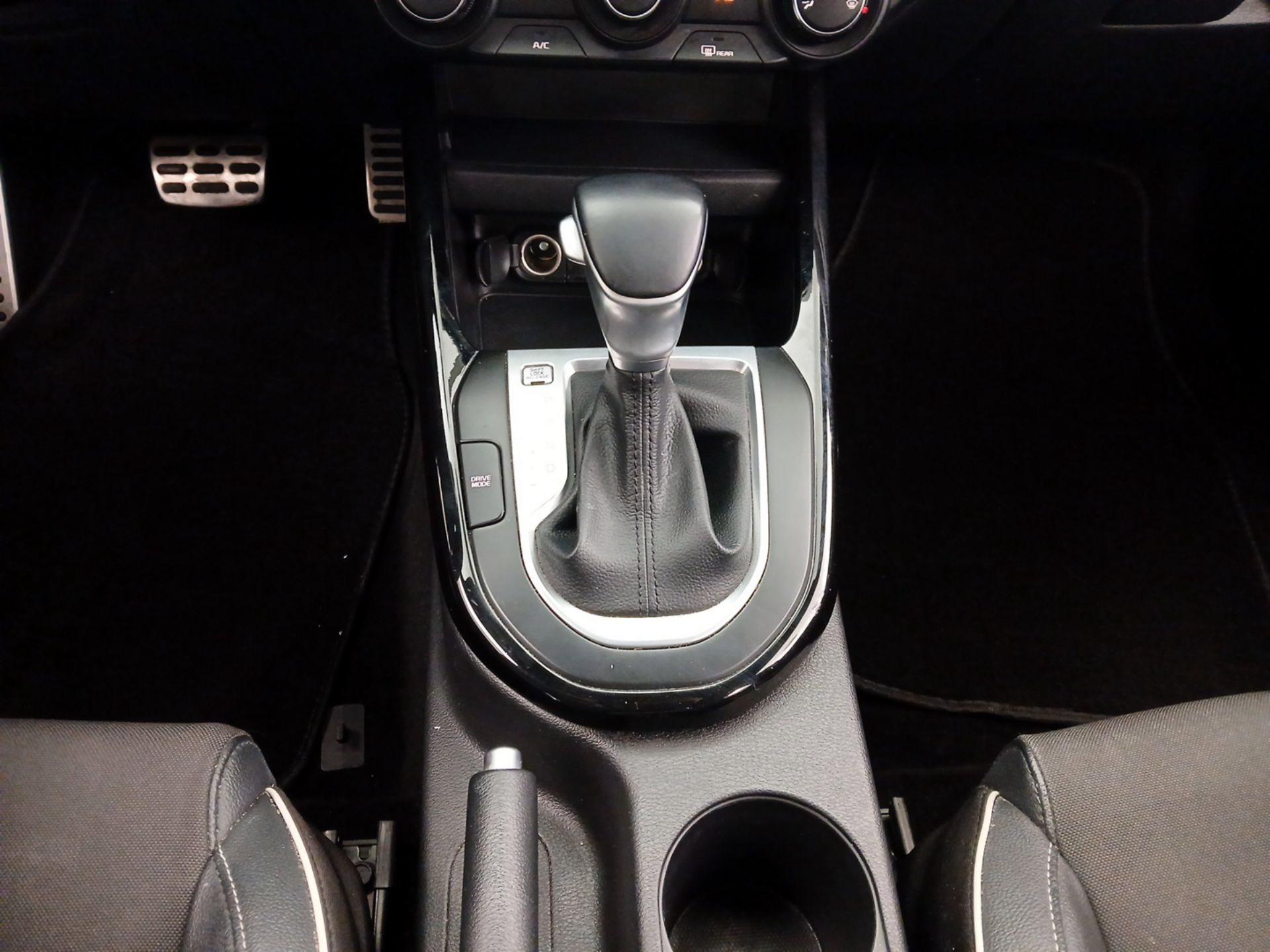 Thumbnail: 2021 Kia Forte - 17