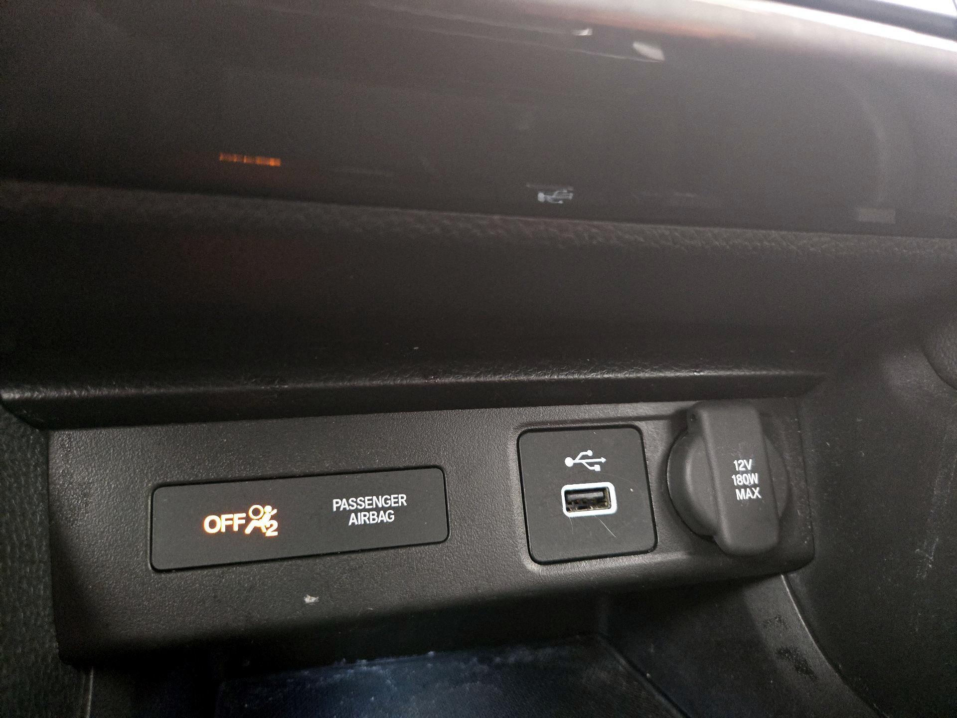 Thumbnail: 2023 Acura Integra - 18