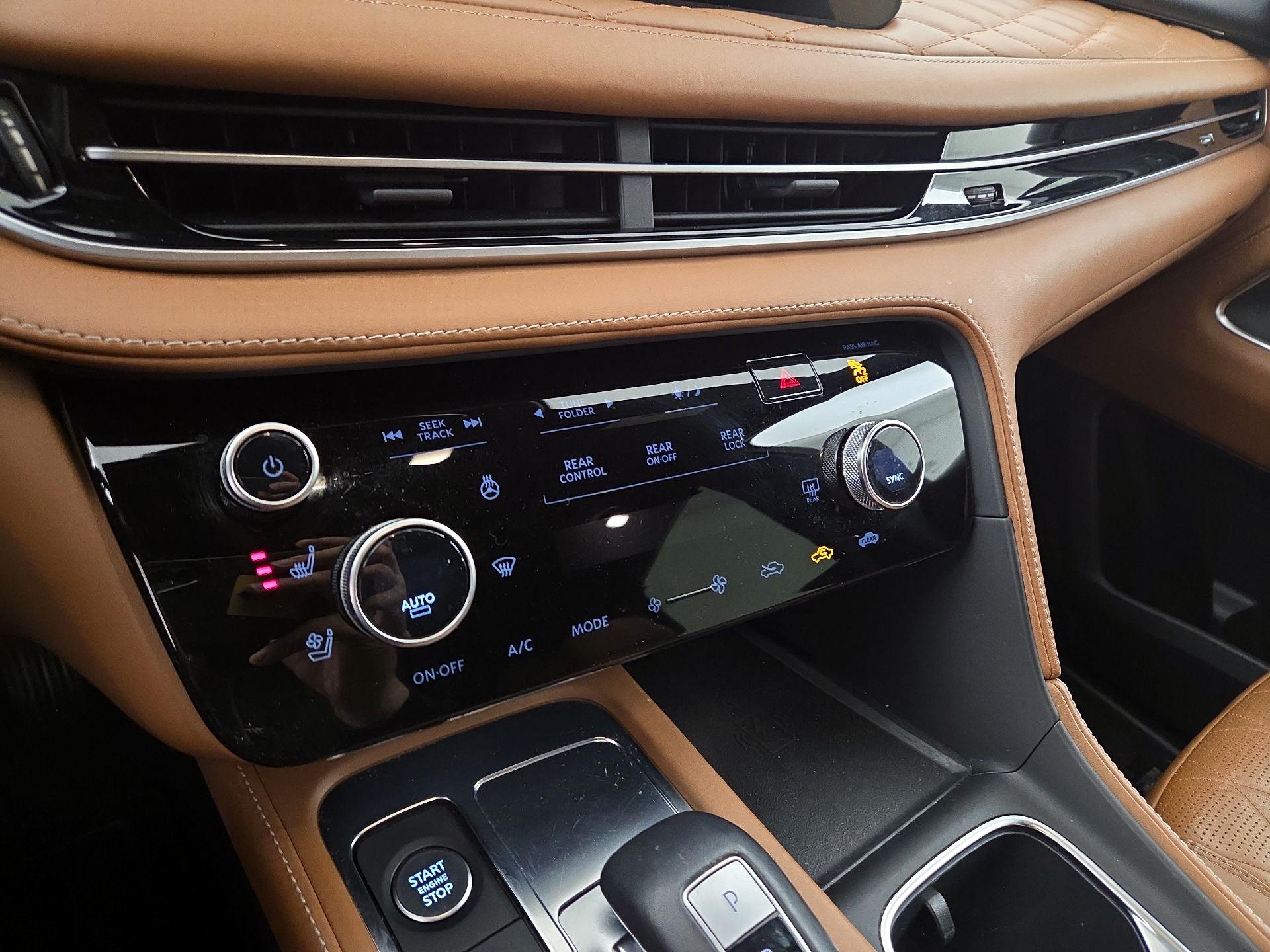 Thumbnail: 2022 INFINITI QX60 - 16