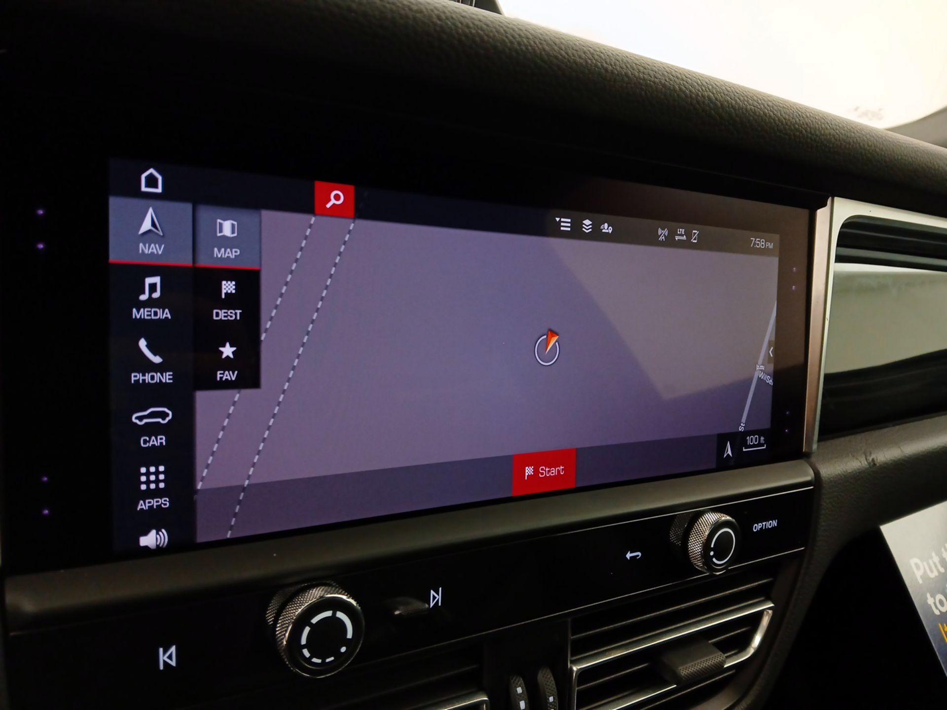 Thumbnail: 2022 Porsche Macan - 14