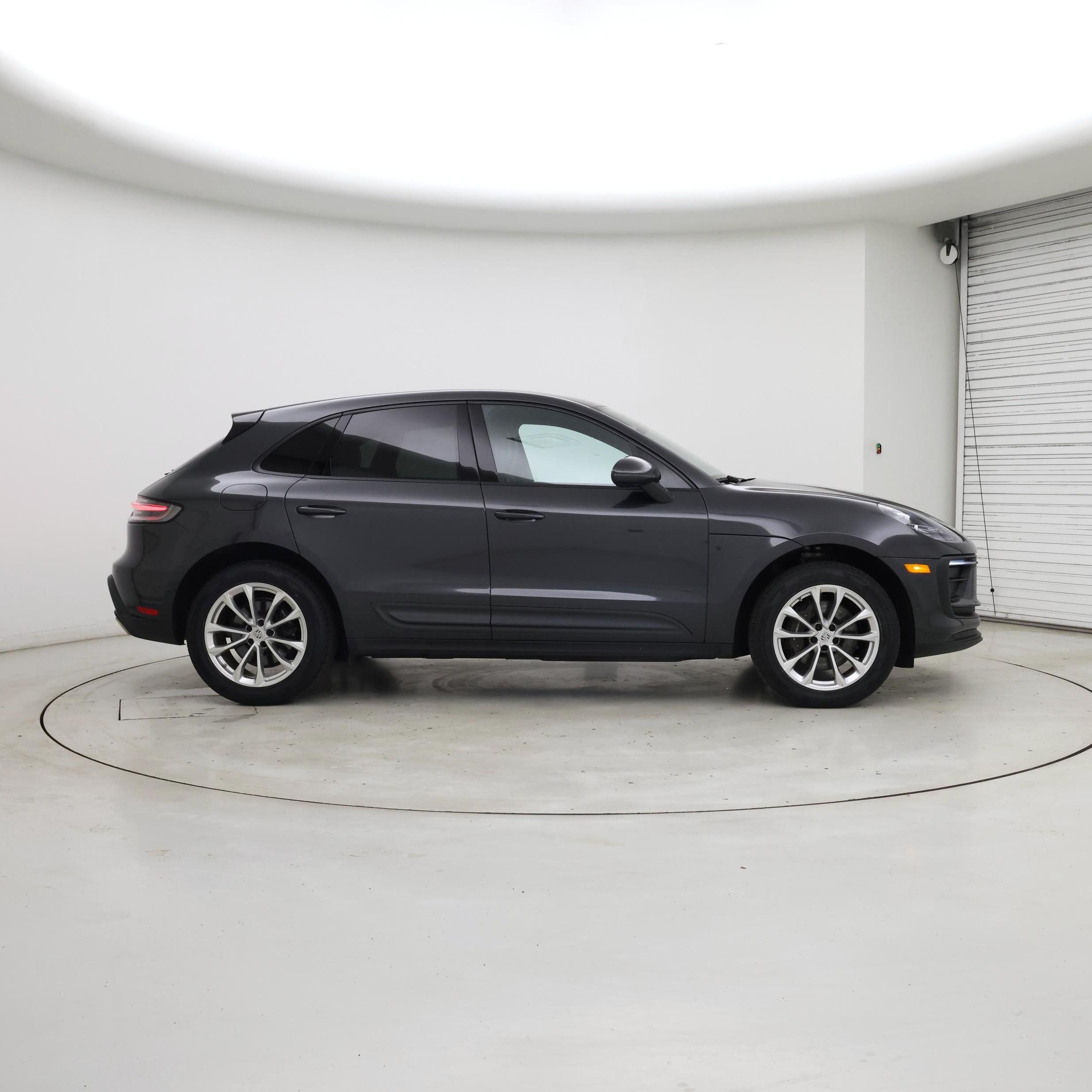 Thumbnail: 2022 Porsche Macan - 7