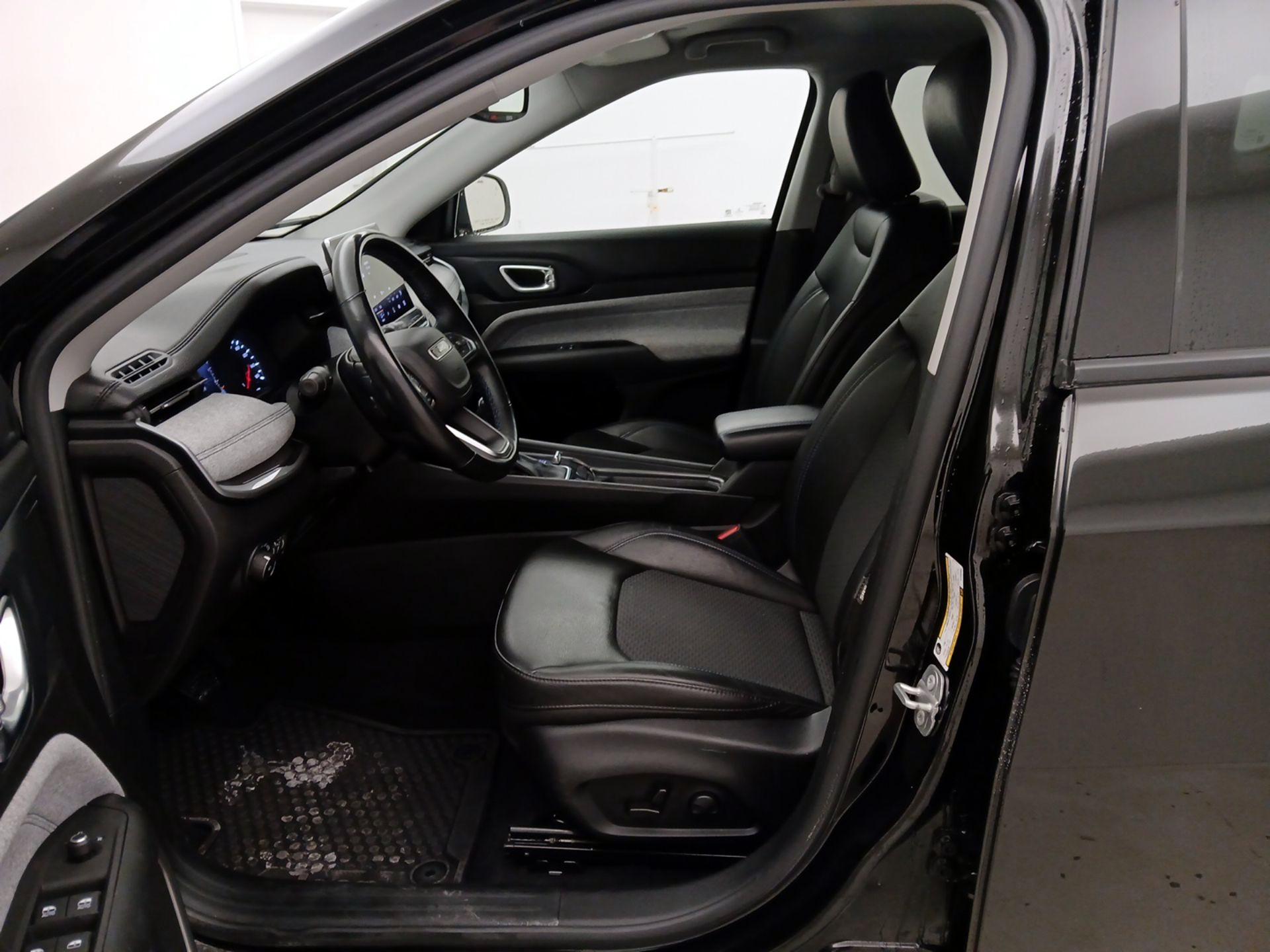 Thumbnail: 2022 Jeep Compass - 11