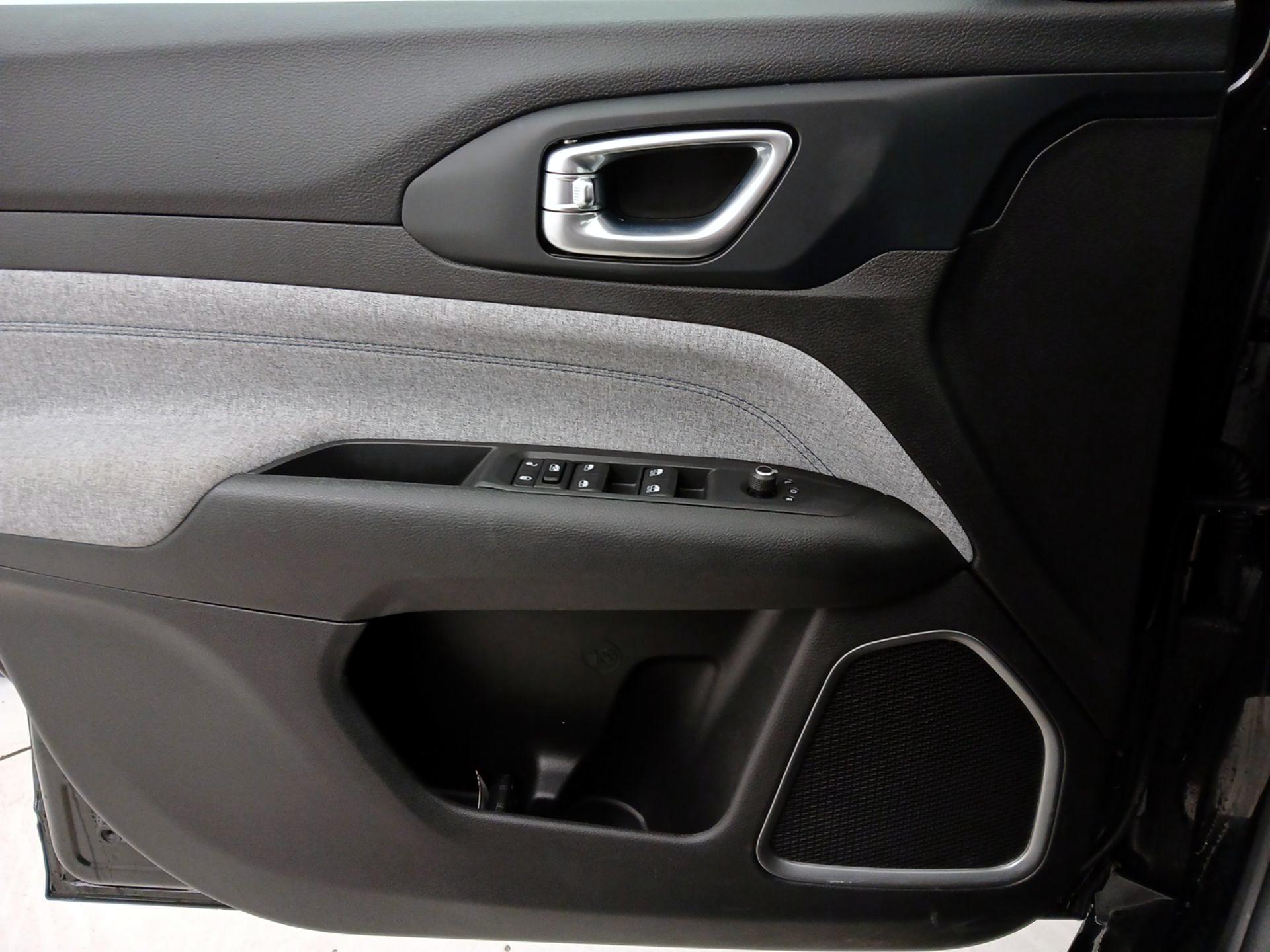 Thumbnail: 2022 Jeep Compass - 12