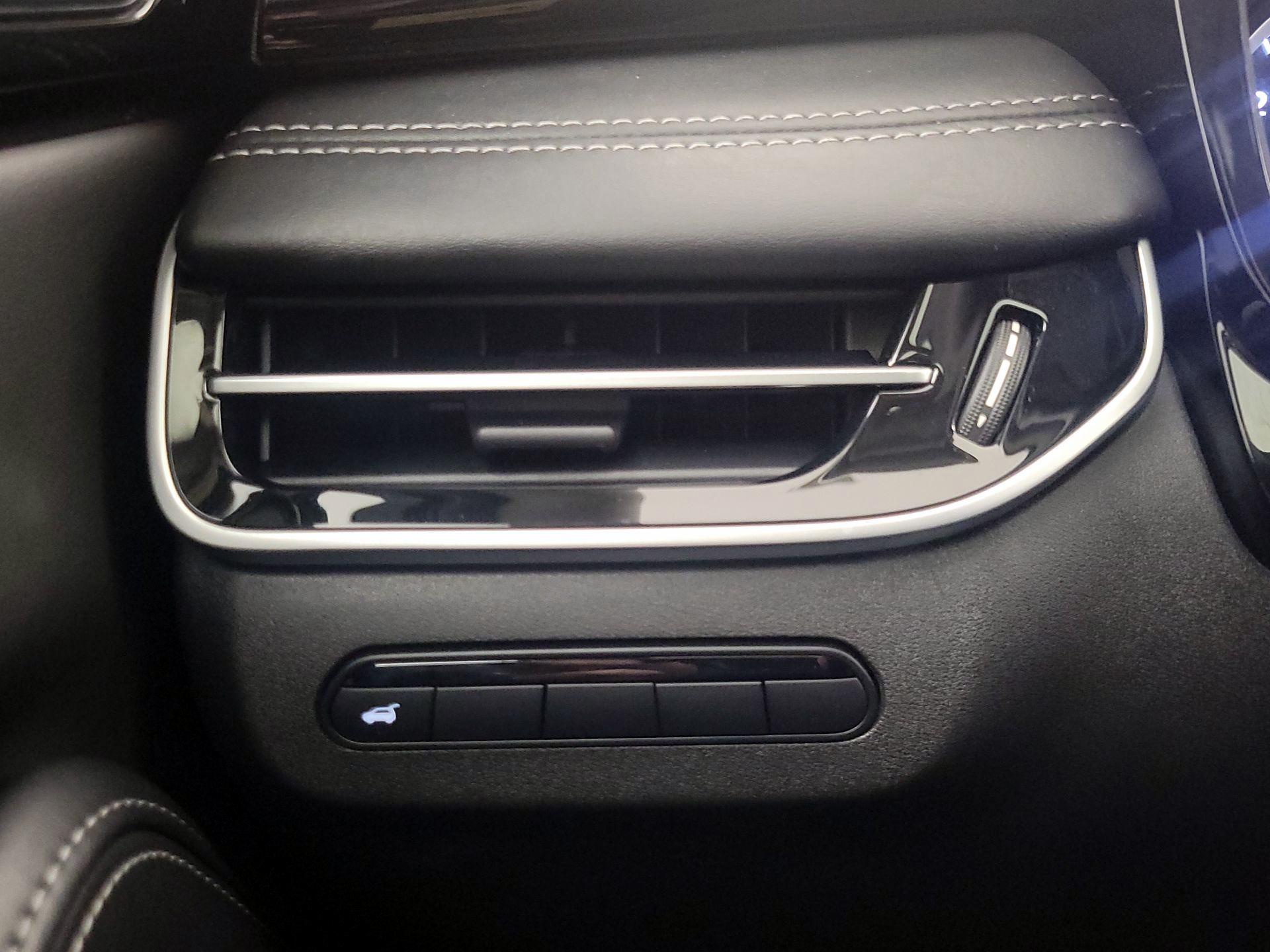 Thumbnail: 2023 INFINITI QX60 - 13