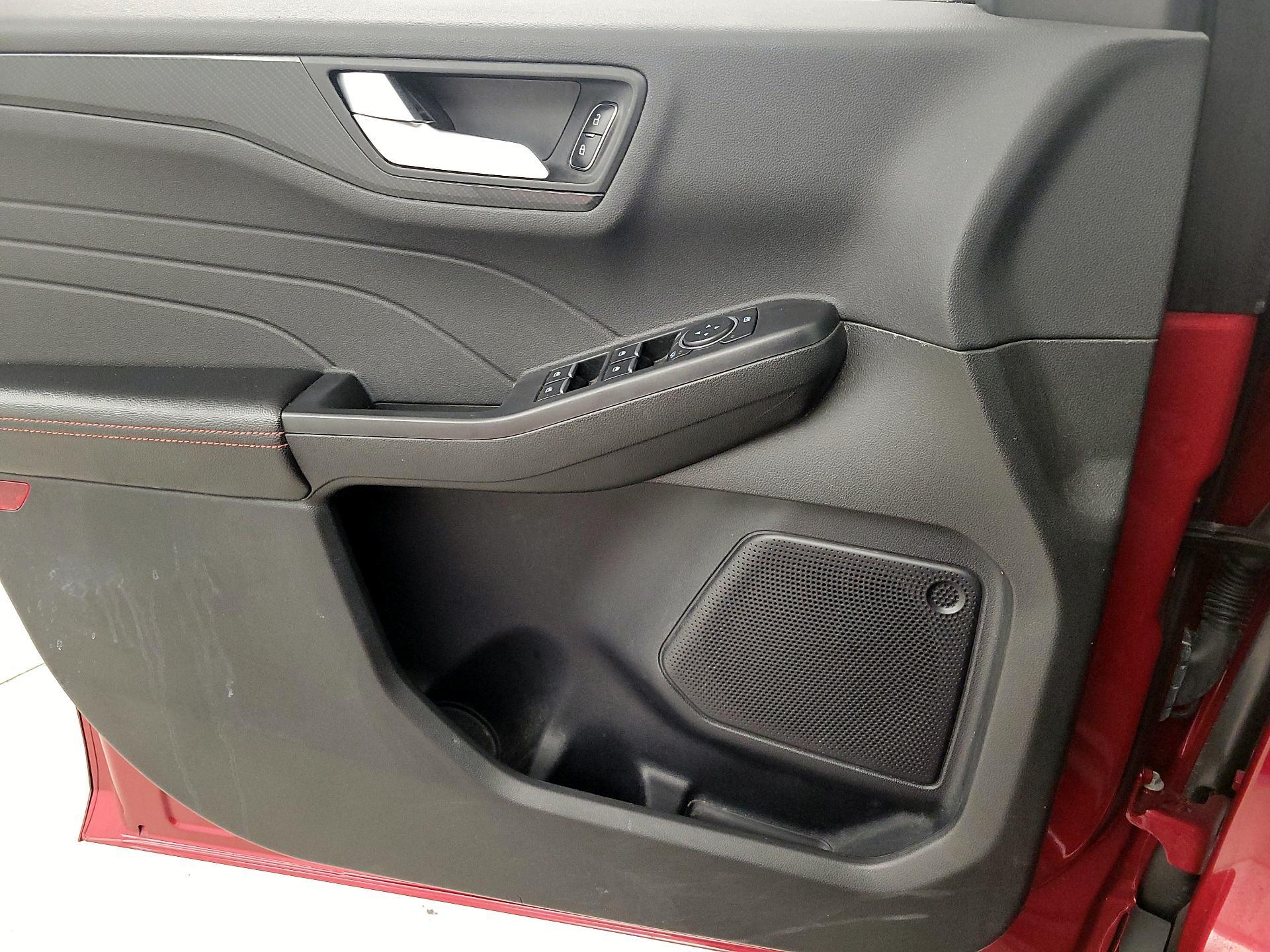 Thumbnail: 2023 Ford Escape - 12