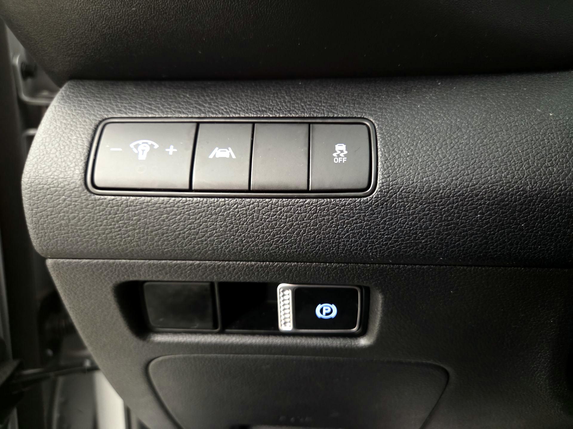 Thumbnail: 2022 Hyundai Santa Fe - 13